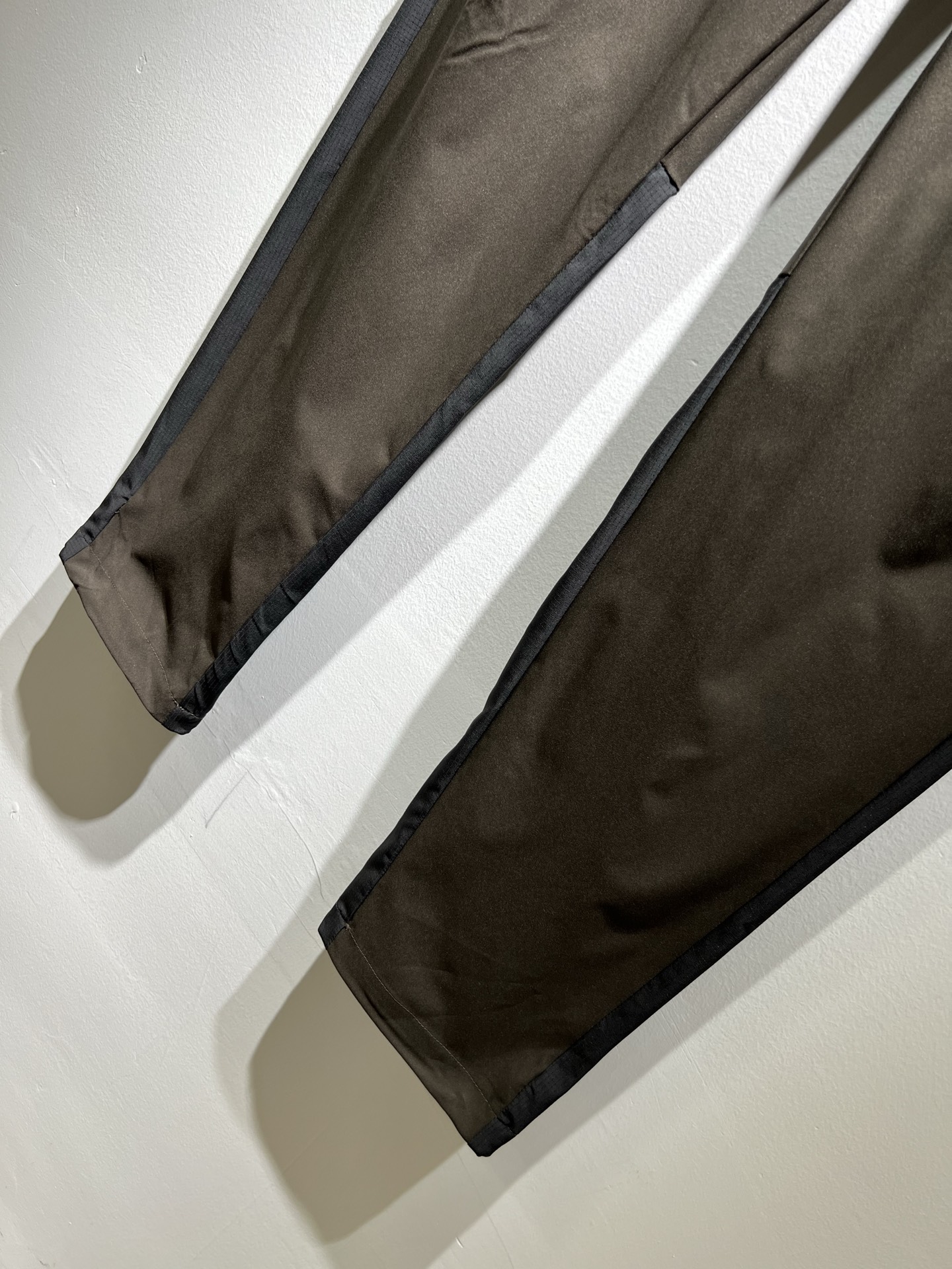  LO*WE/罗*威2025秋冬新品男士时装款高端休闲裤，香港洋行渠道货，日本原厂出品，纯血统品质，完美