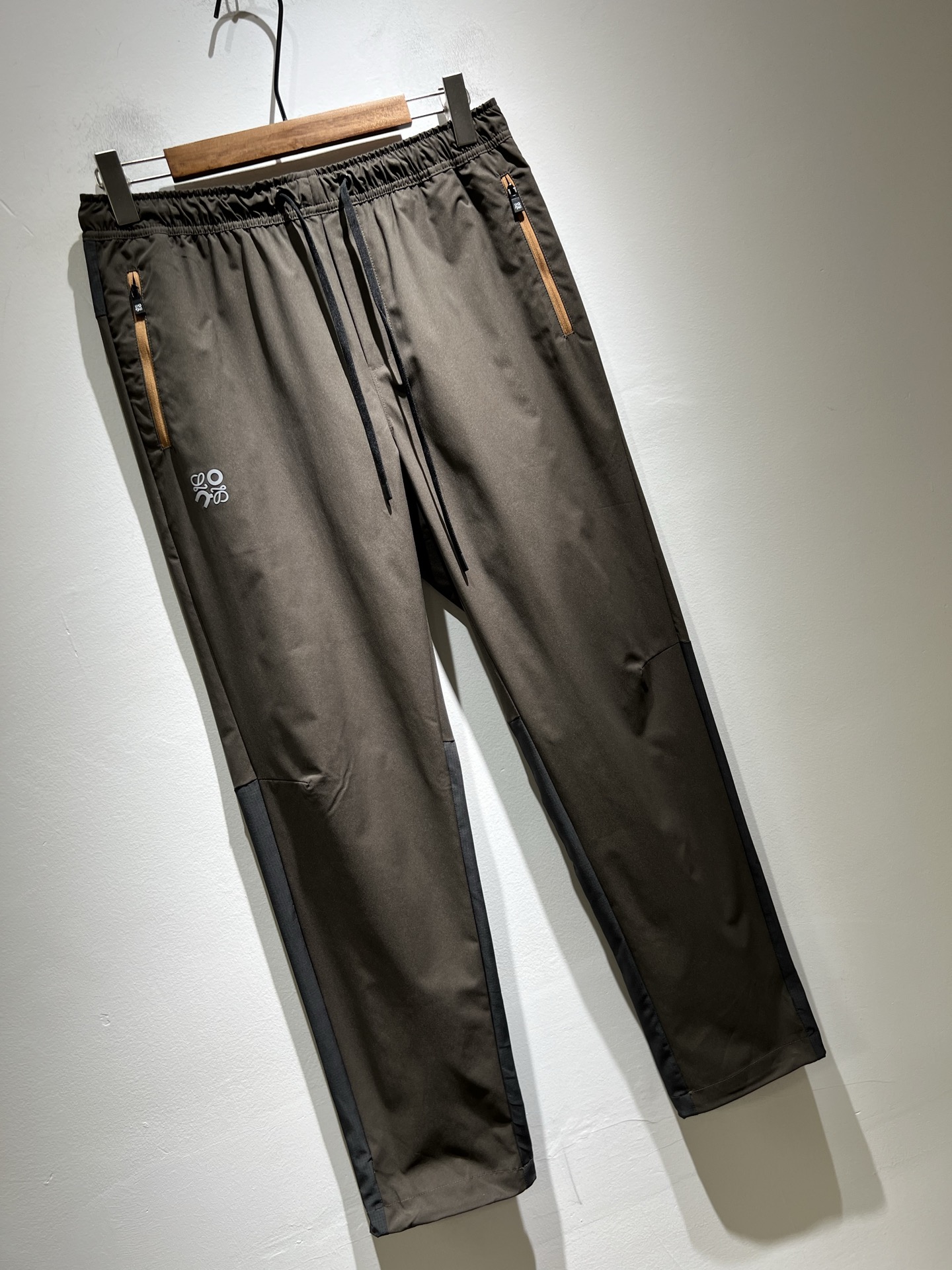  LO*WE/罗*威2025秋冬新品男士时装款高端休闲裤，香港洋行渠道货，日本原厂出品，纯血统品质，完美