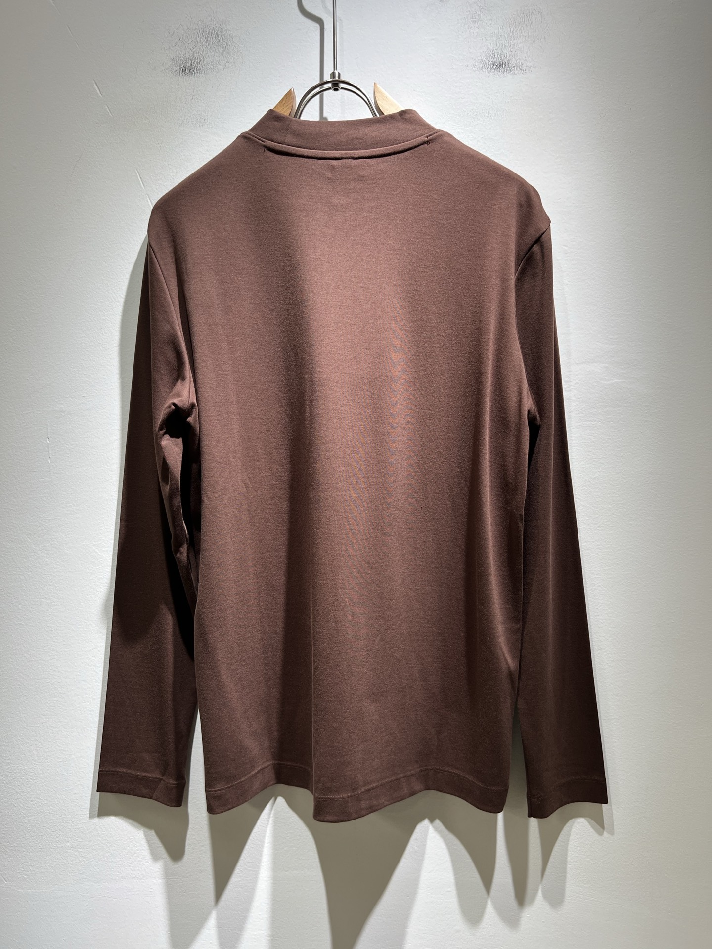  Bur*erry 巴*莉 2025秋冬新款男士打底衫，品牌最新设计元素！既不单调也不复杂,恰到好处的展