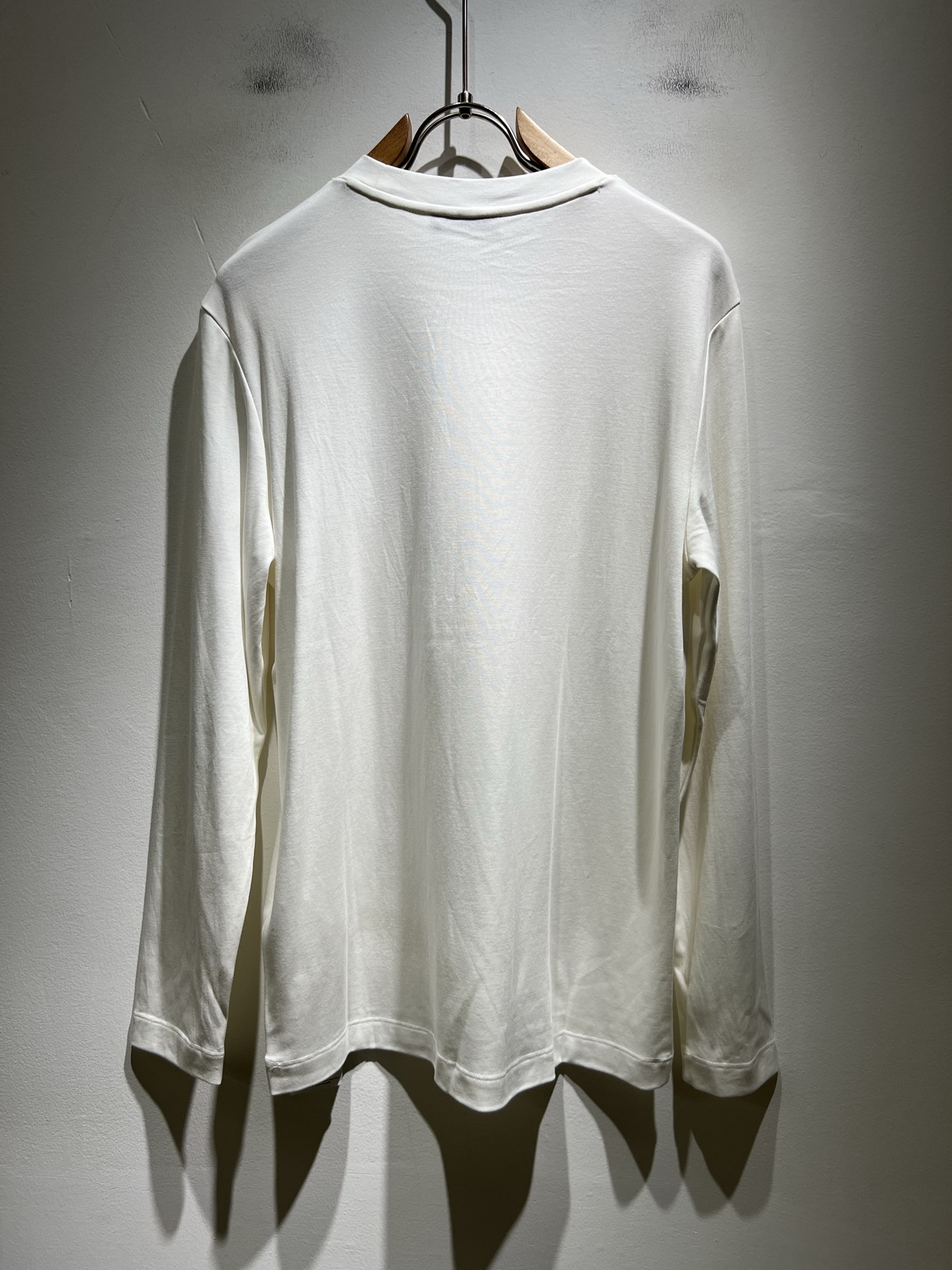  dunhill 喜登路2025秋冬新品男士休闲长袖打底衫，外贸公司订单！经典的专有织物之一！ 胸前lo