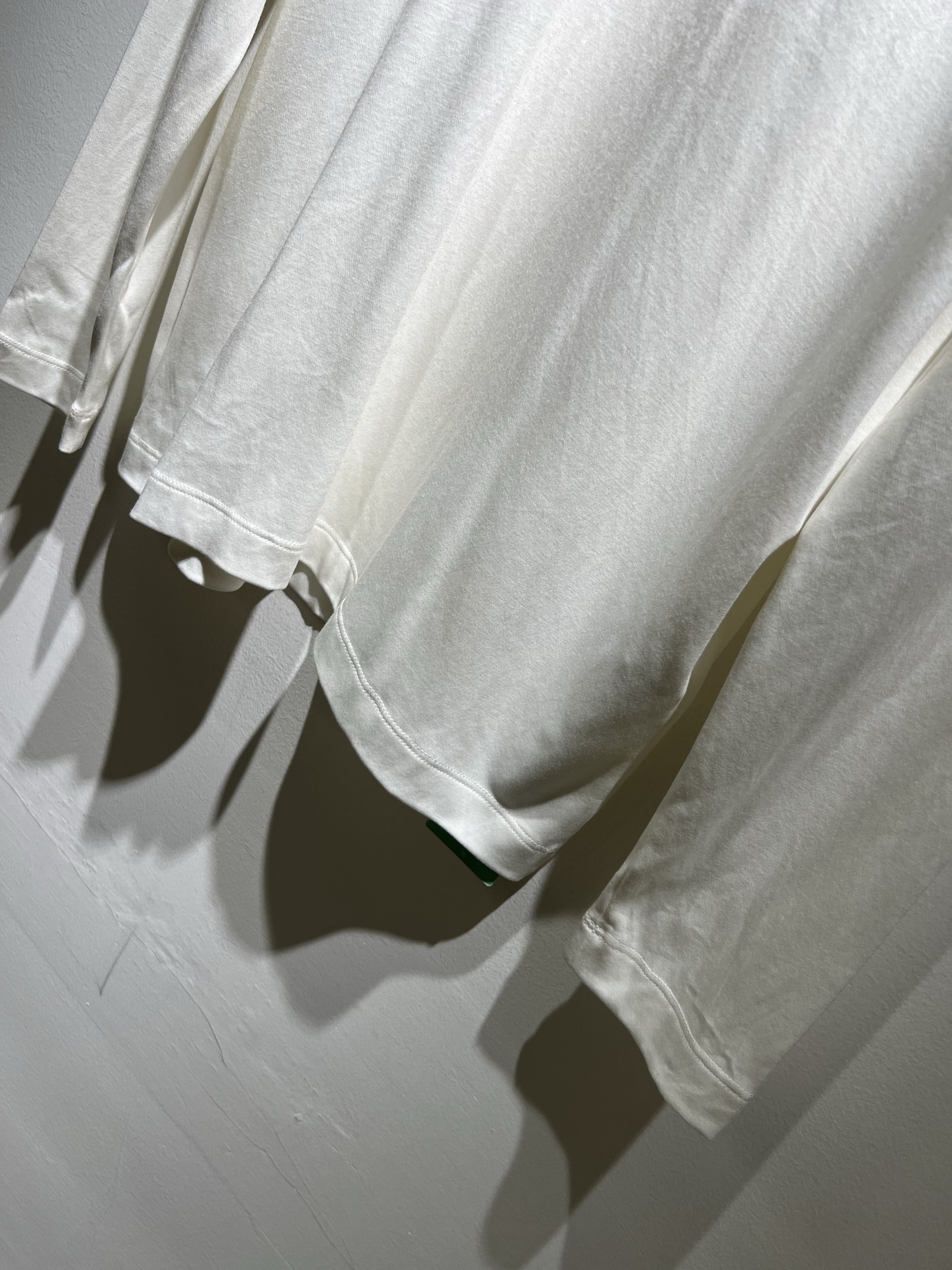  dunhill 喜登路2025秋冬新品男士休闲长袖打底衫，外贸公司订单！经典的专有织物之一！ 胸前lo