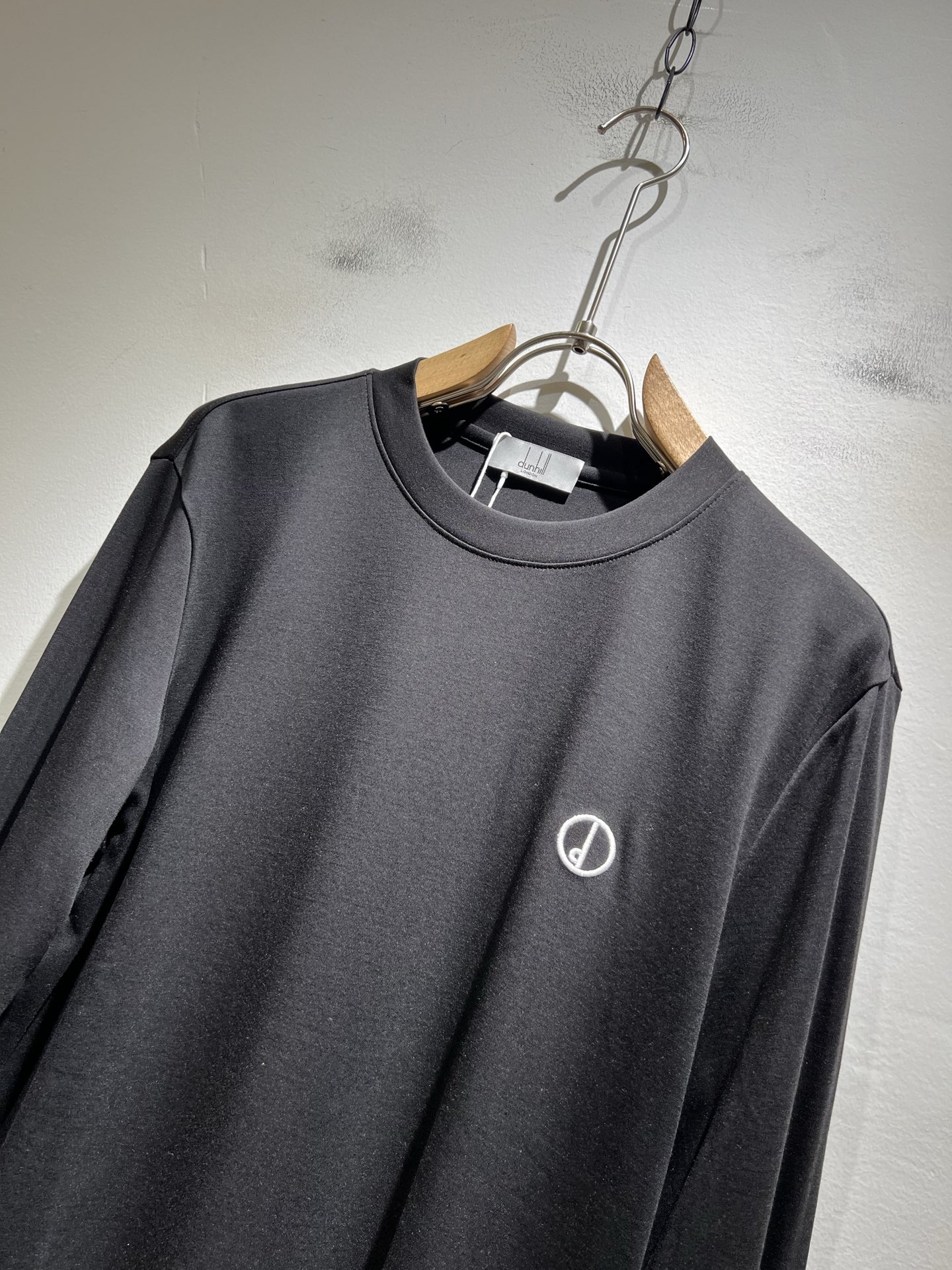  dunhill 喜登路2025秋冬新品男士休闲长袖打底衫，外贸公司订单！经典的专有织物之一！ 胸前lo