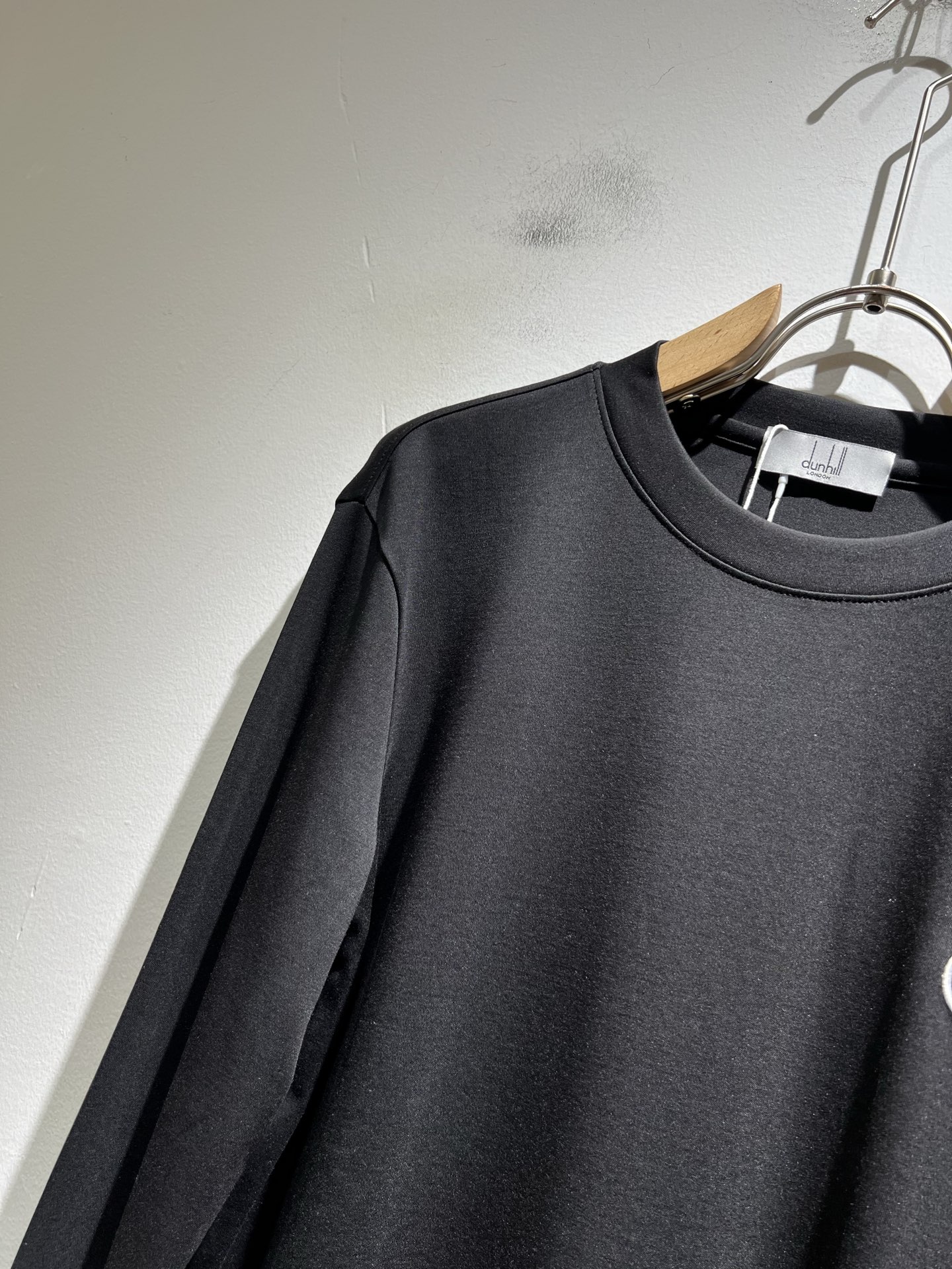  dunhill 喜登路2025秋冬新品男士休闲长袖打底衫，外贸公司订单！经典的专有织物之一！ 胸前lo