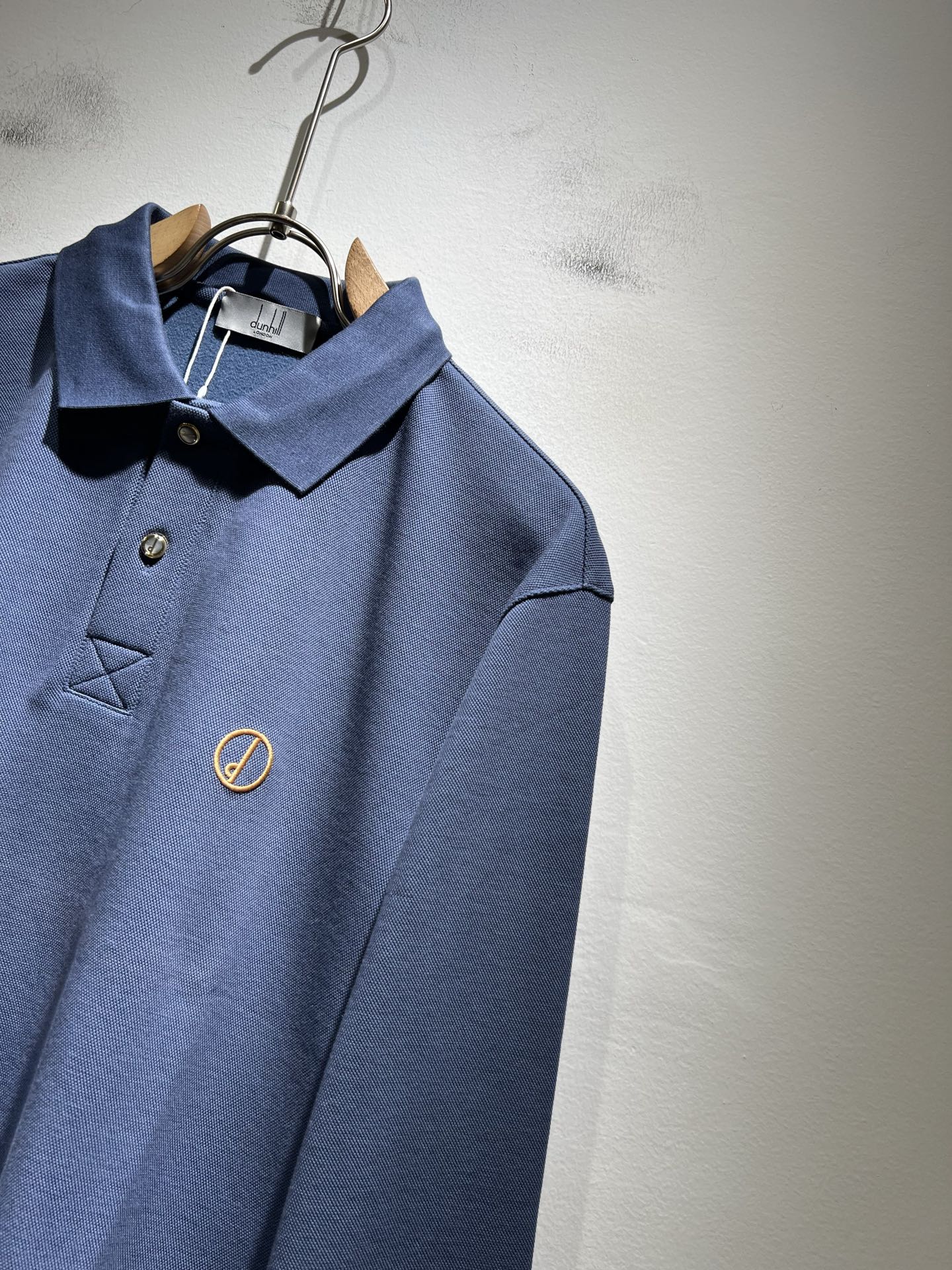  dunhill 喜登路2025秋冬新品男士休闲长袖Polo衫，外贸公司订单！经典的专有织物之一！ 胸前