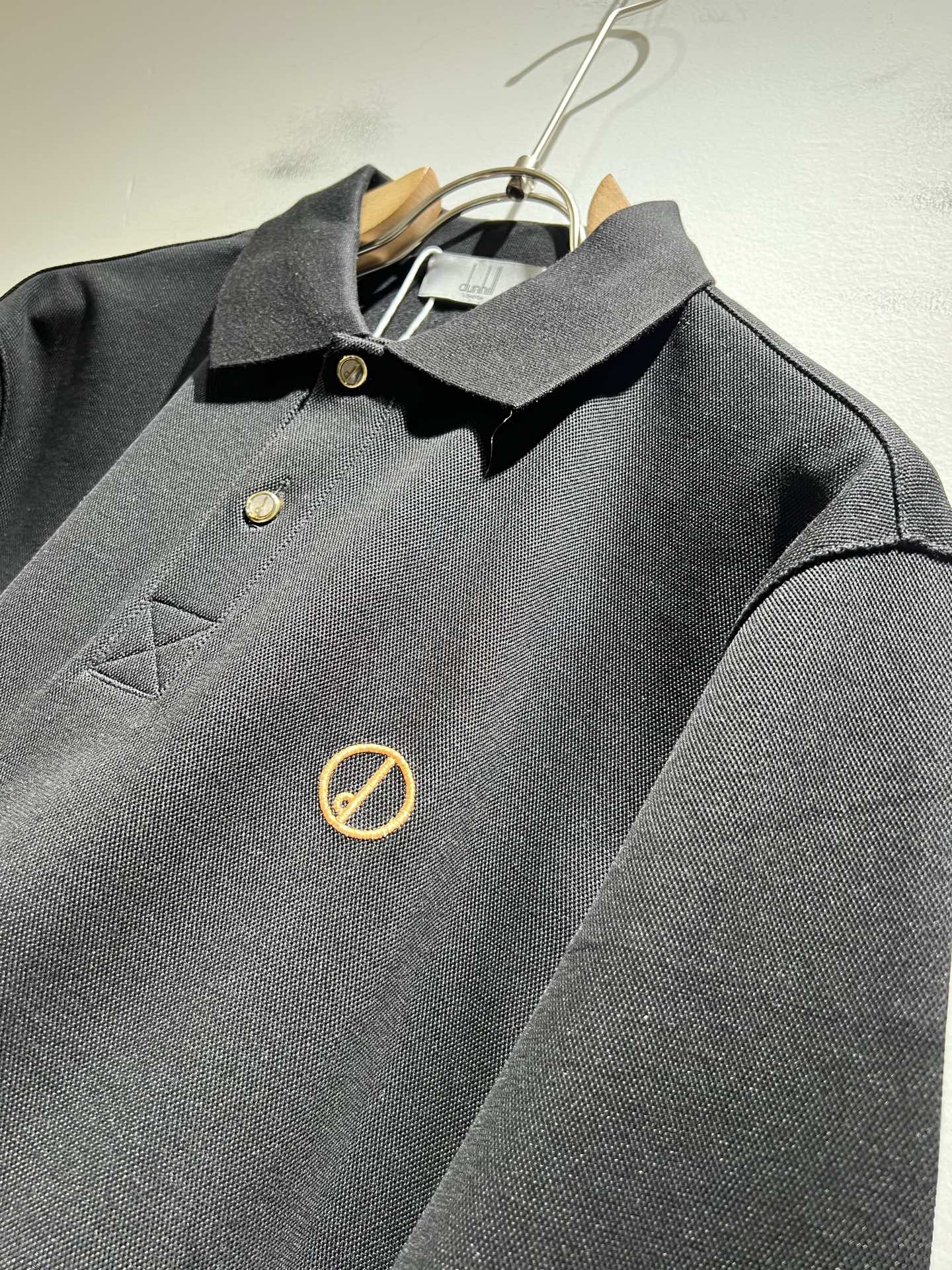  dunhill 喜登路2025秋冬新品男士休闲长袖Polo衫，外贸公司订单！经典的专有织物之一！ 胸前