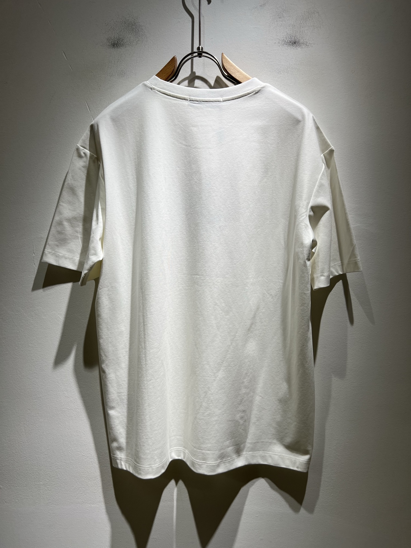   BURBER*Y巴*莉2025春夏新品男女同款👫短袖T恤，重磅来袭，最近比较火热的环保纯棉面料制作而