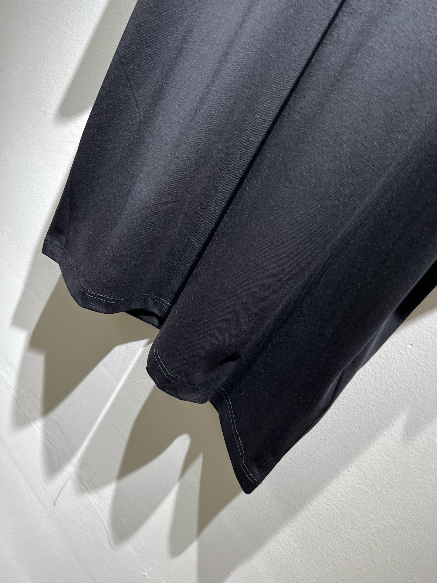   BURBER*Y巴*莉2025春夏新品男女同款👫短袖T恤，重磅来袭，最近比较火热的环保纯棉面料制作而