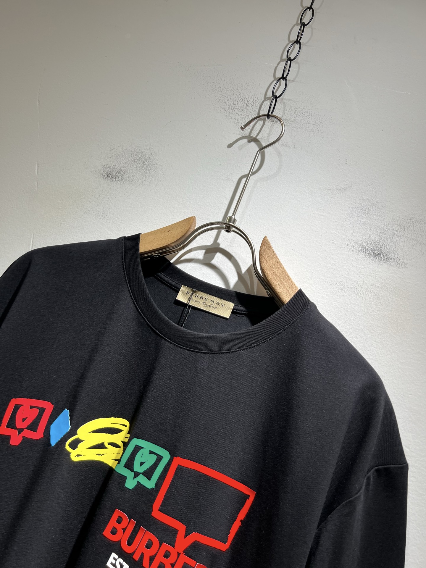   BURBER*Y巴*莉2025春夏新品男女同款👫短袖T恤，重磅来袭，最近比较火热的环保纯棉面料制作而