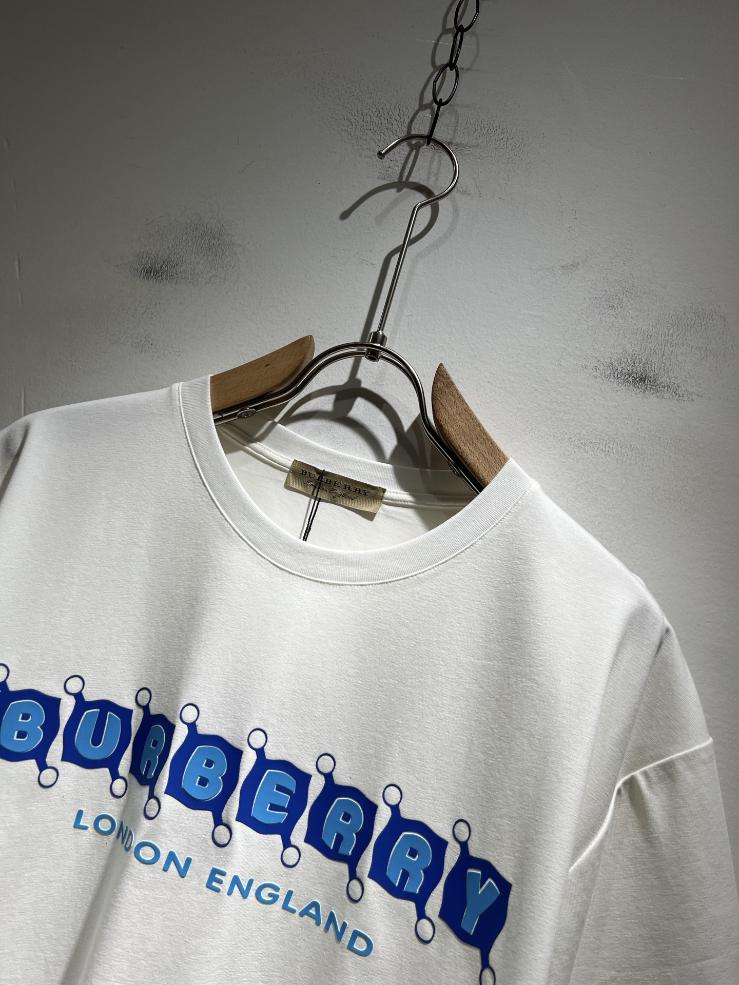 BURBER*Y巴*莉2025春夏新品男女同款👫短袖T恤，重磅来袭，最近比较火热的环保纯棉面料制作而成，