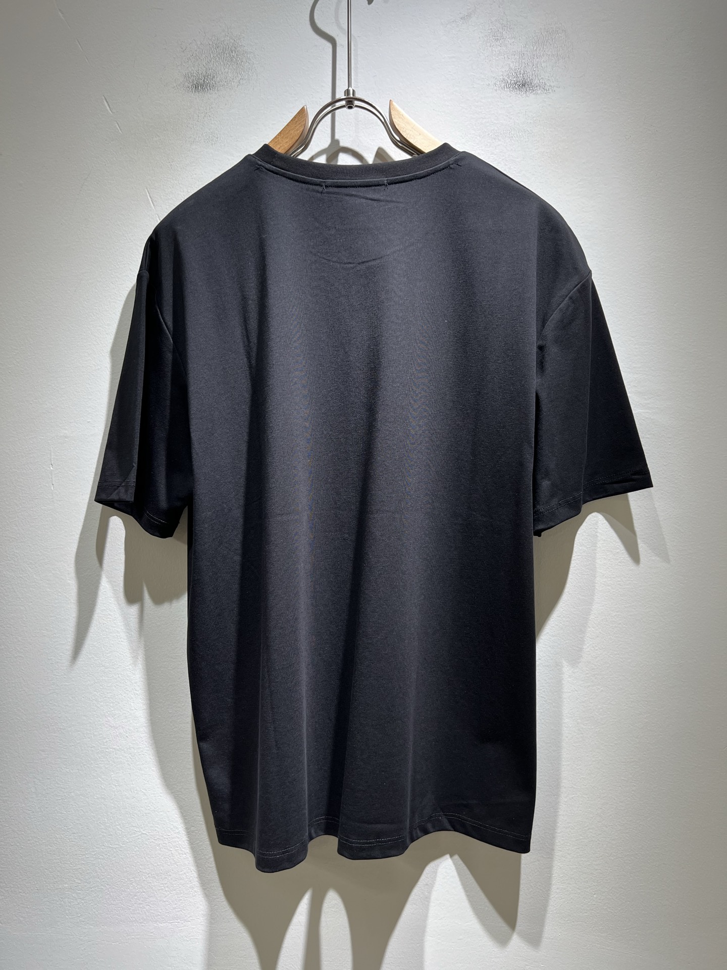 BURBER*Y巴*莉2025春夏新品男女同款👫短袖T恤，重磅来袭，最近比较火热的环保纯棉面料制作而成，