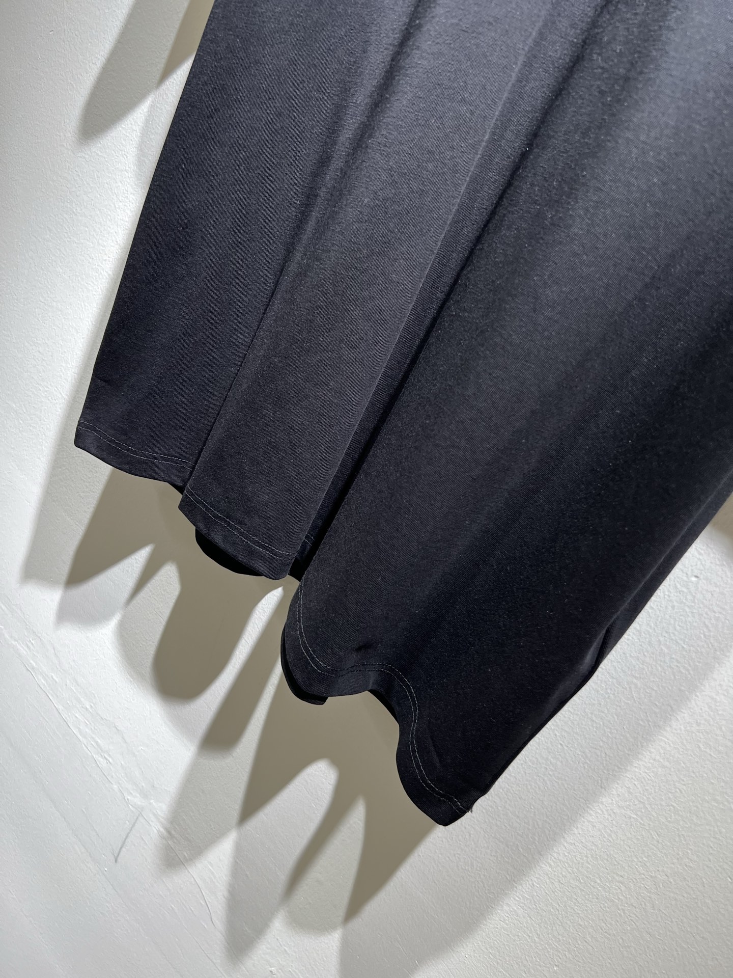   BURBER*Y巴*莉2025春夏新品男女同款👫短袖T恤，重磅来袭，最近比较火热的环保纯棉面料制作而