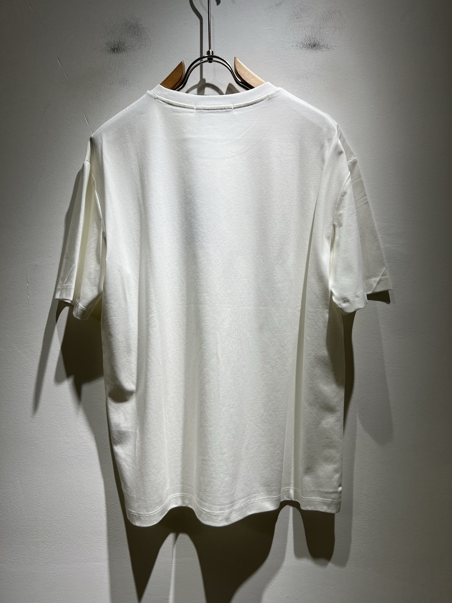   BURBER*Y巴*莉2025春夏新品男女同款👫短袖T恤，重磅来袭，最近比较火热的环保纯棉面料制作而