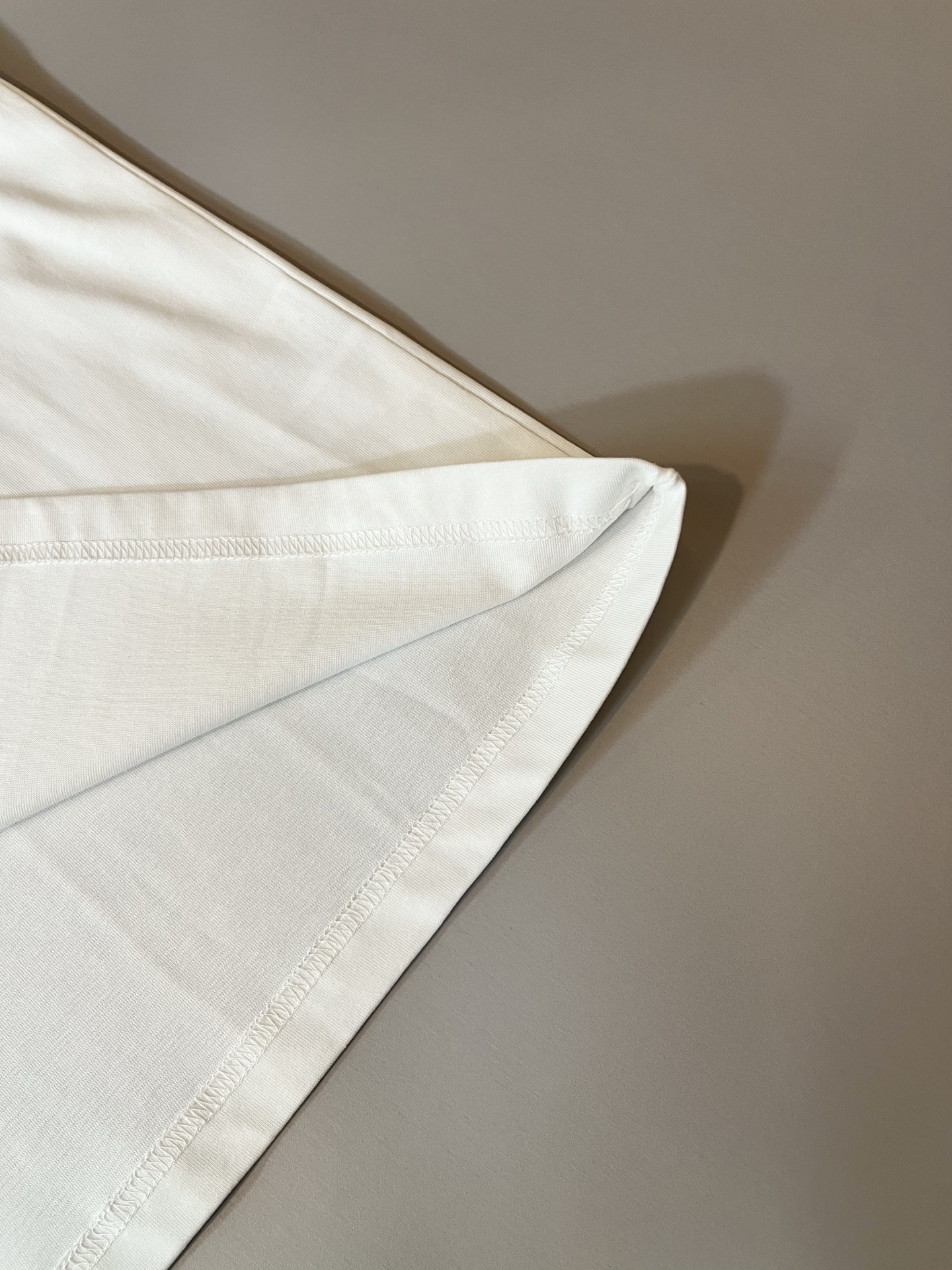 BALENCI*GA巴黎*家 2025春夏新款男女同款👫短袖T恤！走秀图案印花时尚休闲短袖T恤衫！设计l