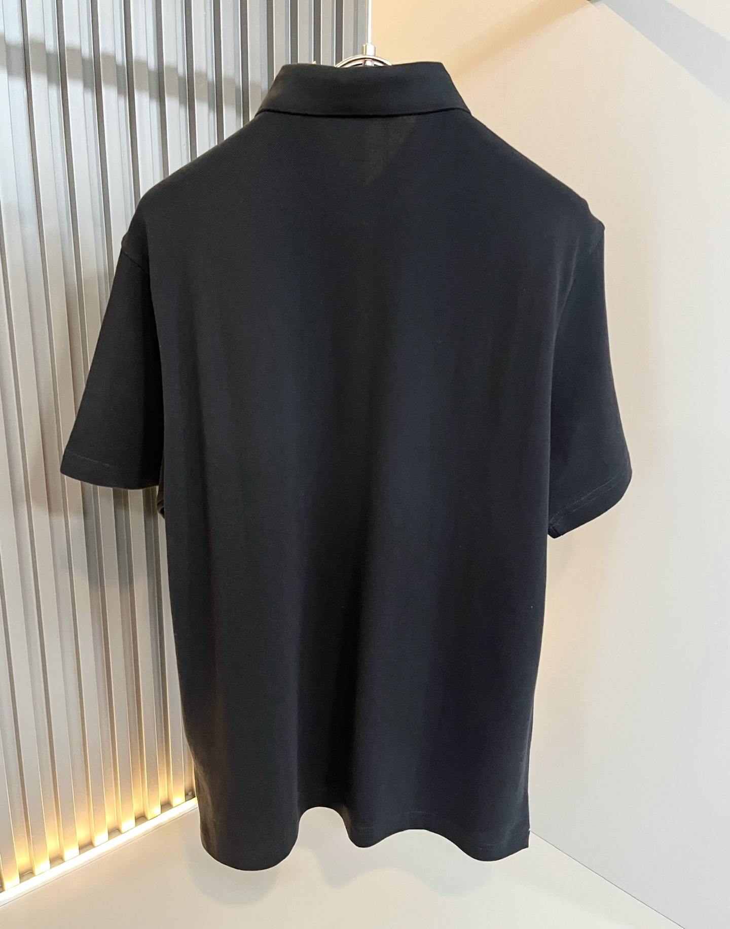 Prad*普*达 2025春夏季新款经典元素短袖Polo衫，经典大方的款式，可以穿十年都还是流行的那种，