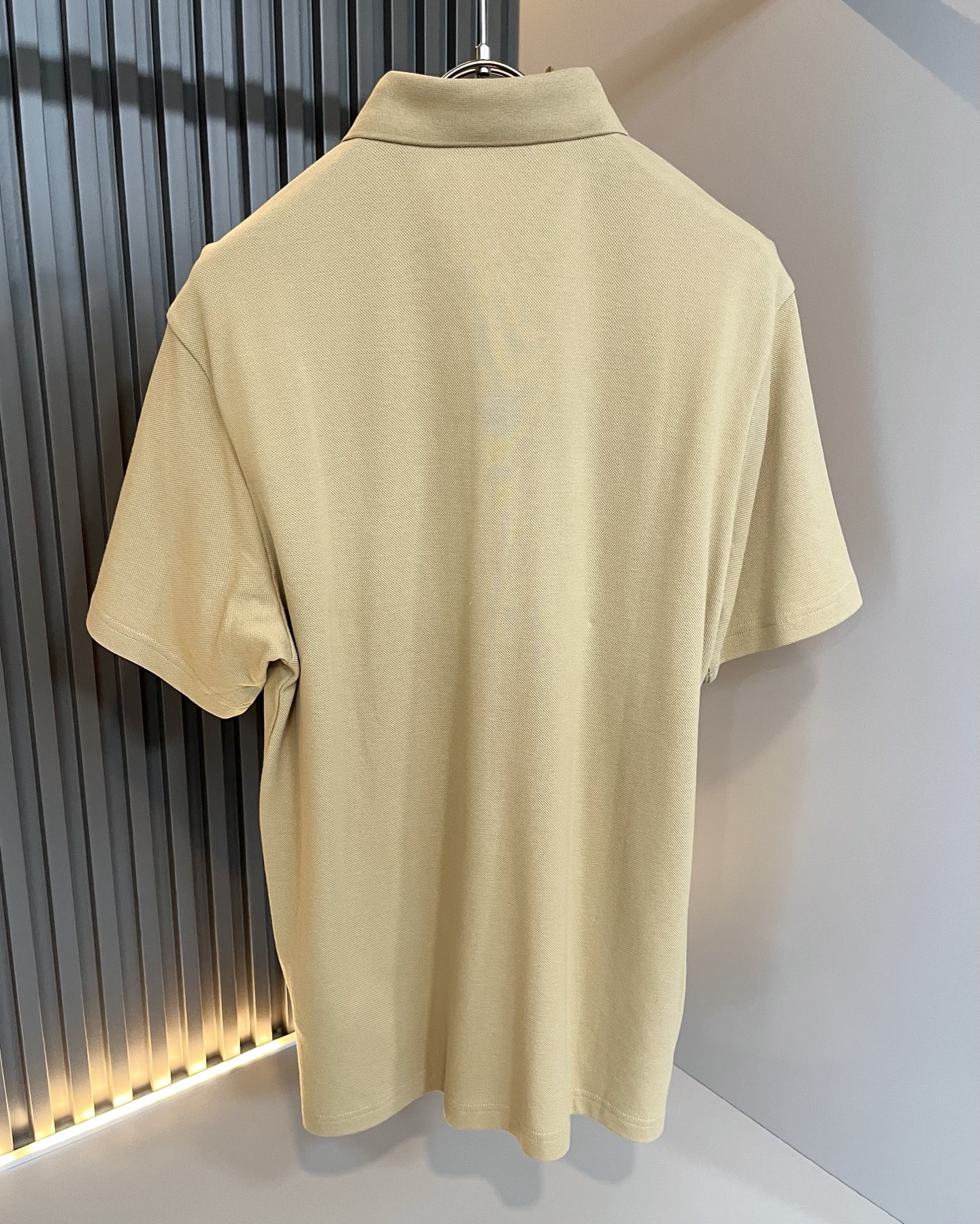 Prad*普*达 2025春夏季新款经典元素短袖Polo衫，经典大方的款式，可以穿十年都还是流行的那种，