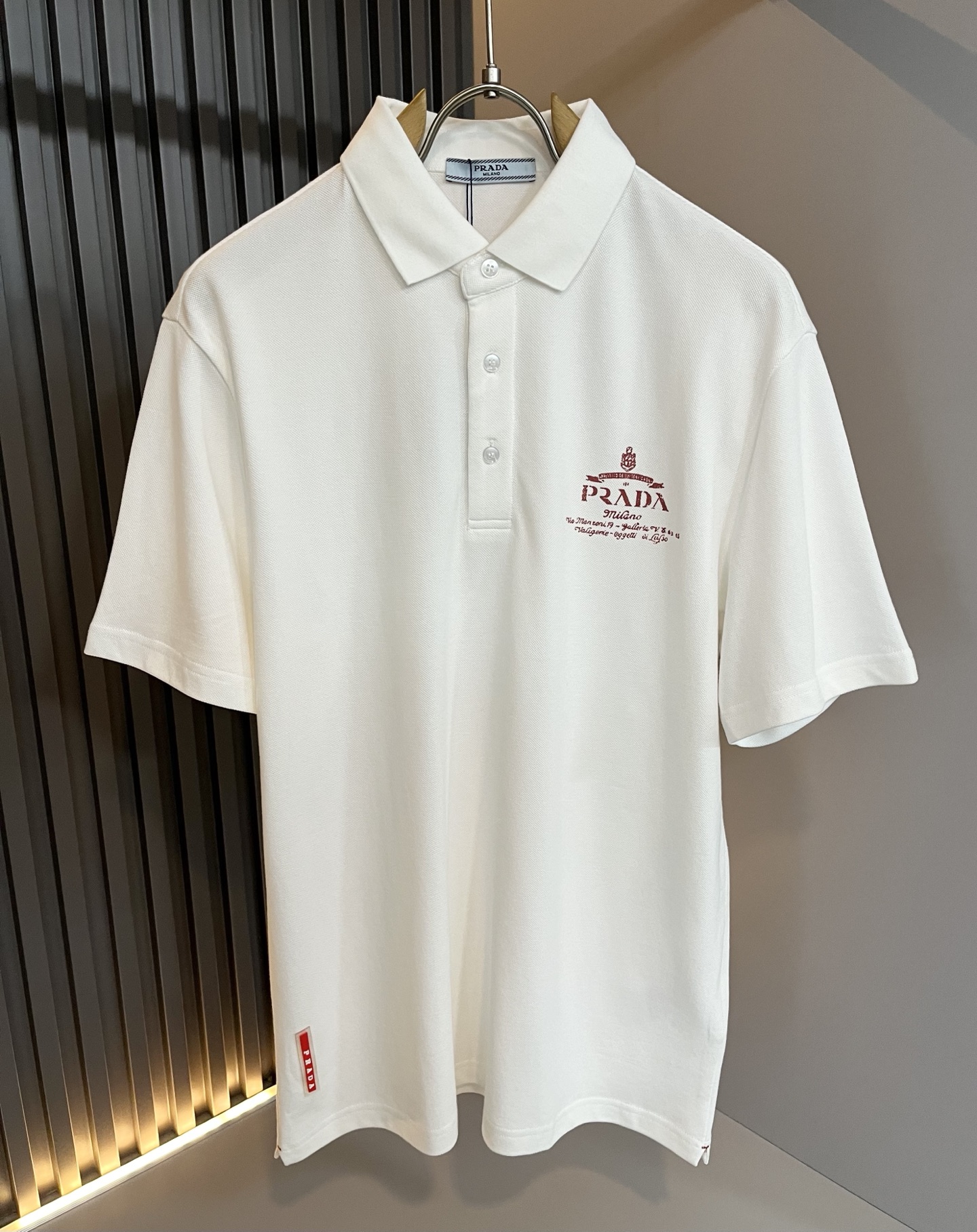 Prad*普*达 2025春夏季新款经典元素短袖Polo衫，经典大方的款式，可以穿十年都还是流行的那种，
