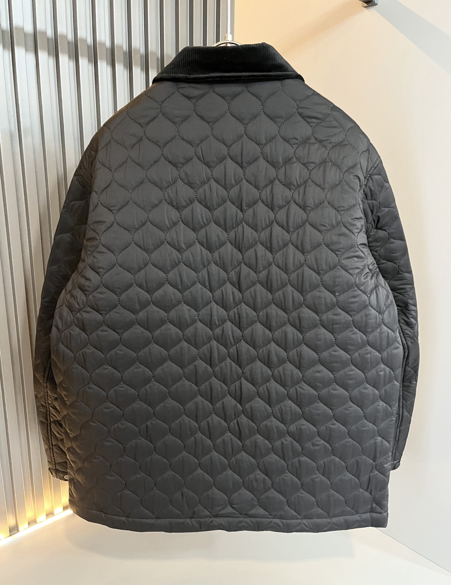 BURBER*Y巴*莉2025秋冬新品棉服夹克外套重磅来袭，最近比较火热聚酯纤维面料制作而成，高端户外运