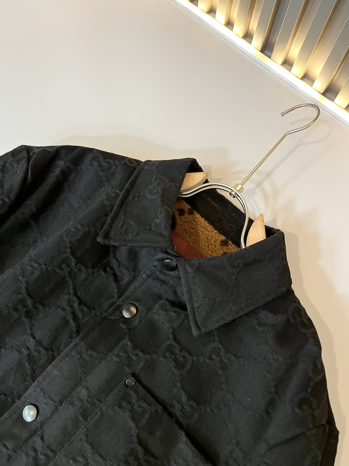 Gucc*古家 2025秋冬最新系列！男女同款👫牛仔夹克外套，贸易公司渠道稀出，同步官网发售 ！ 新时尚