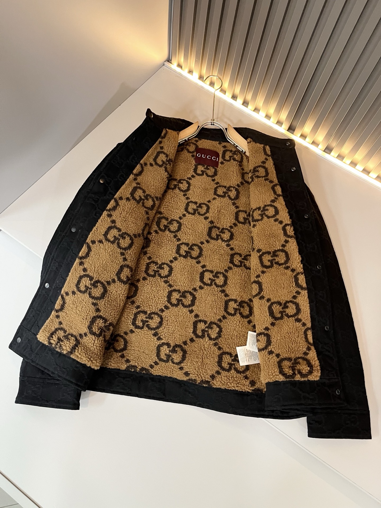 Gucc*古家 2025秋冬最新系列！男女同款👫牛仔夹克外套，贸易公司渠道稀出，同步官网发售 ！ 新时尚