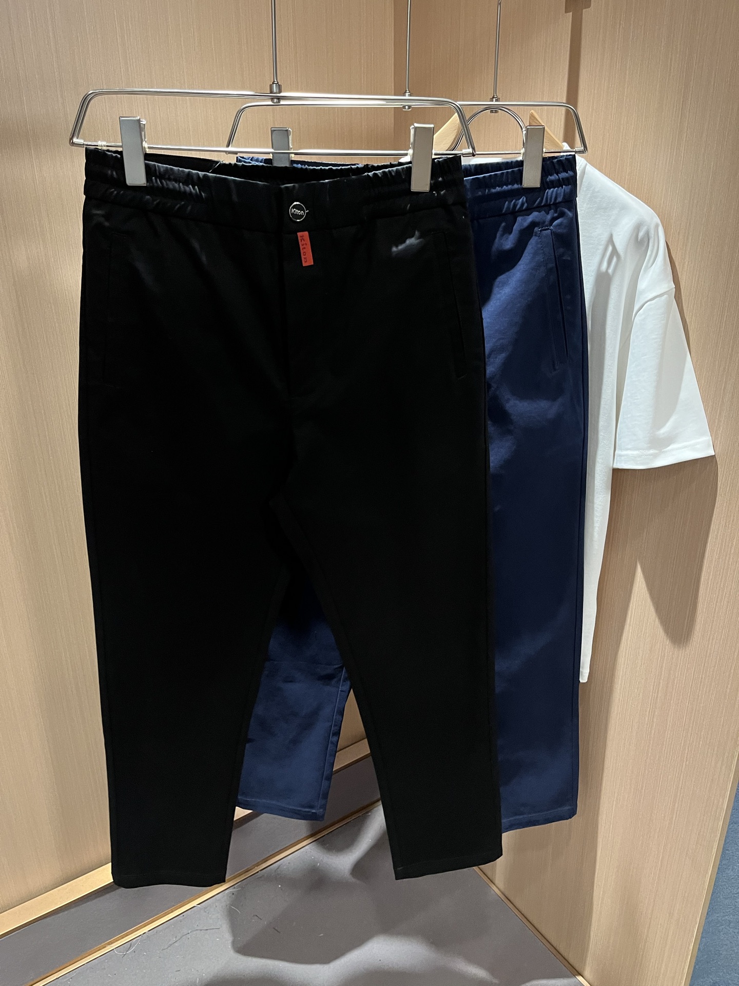 Kiton 2025秋冬新品男士高端休闲百搭四季通勤修身剪裁休闲裤！对于粉丝来说，这样大气的经典设计足矣