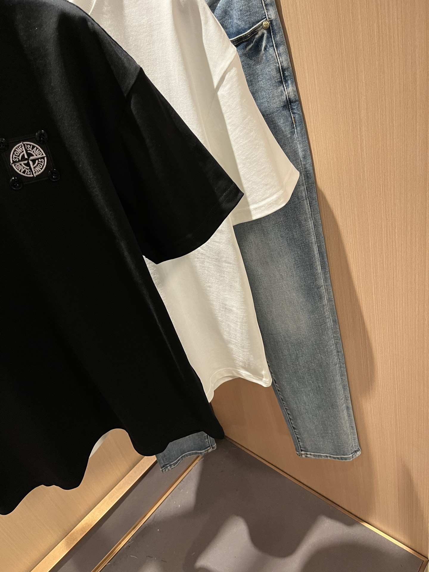 StoneIsland 石头岛 2025春夏新款男女同款👫短袖T恤，主创时尚注入了全新时尚能量。通过探索