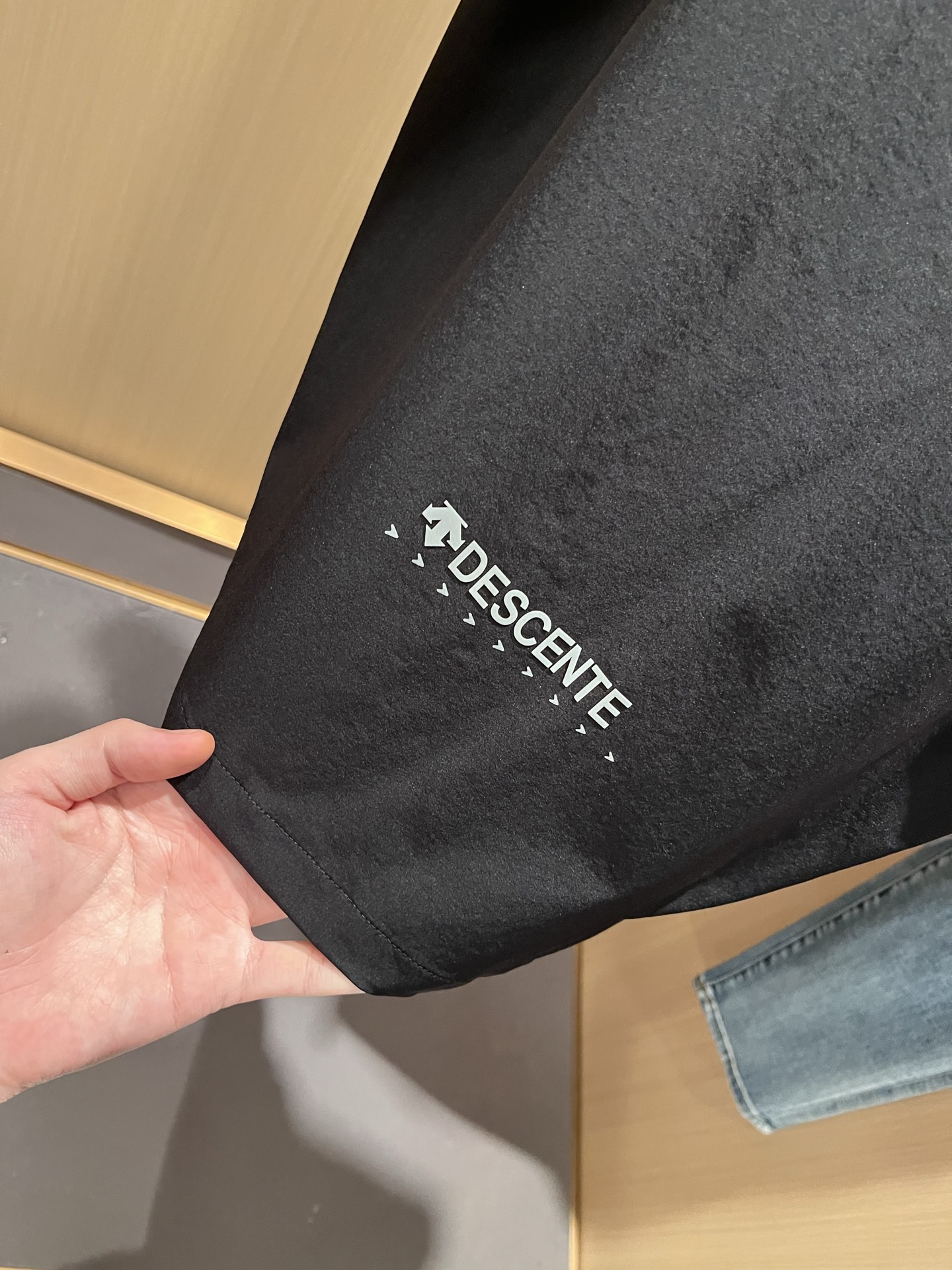 迪桑特DESCENTE，⚠️双面穿，2025秋冬新款男女同款马甲，自1935年荣耀至今的专业运动品牌。8