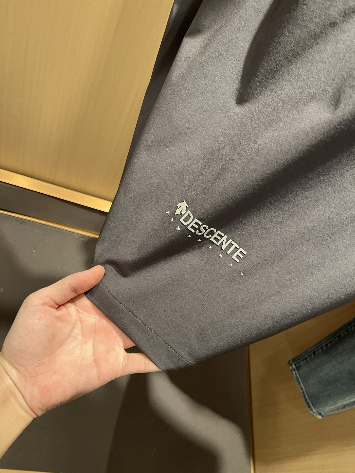 迪桑特DESCENTE，⚠️双面穿，2025秋冬新款男女同款马甲，自1935年荣耀至今的专业运动品牌。8