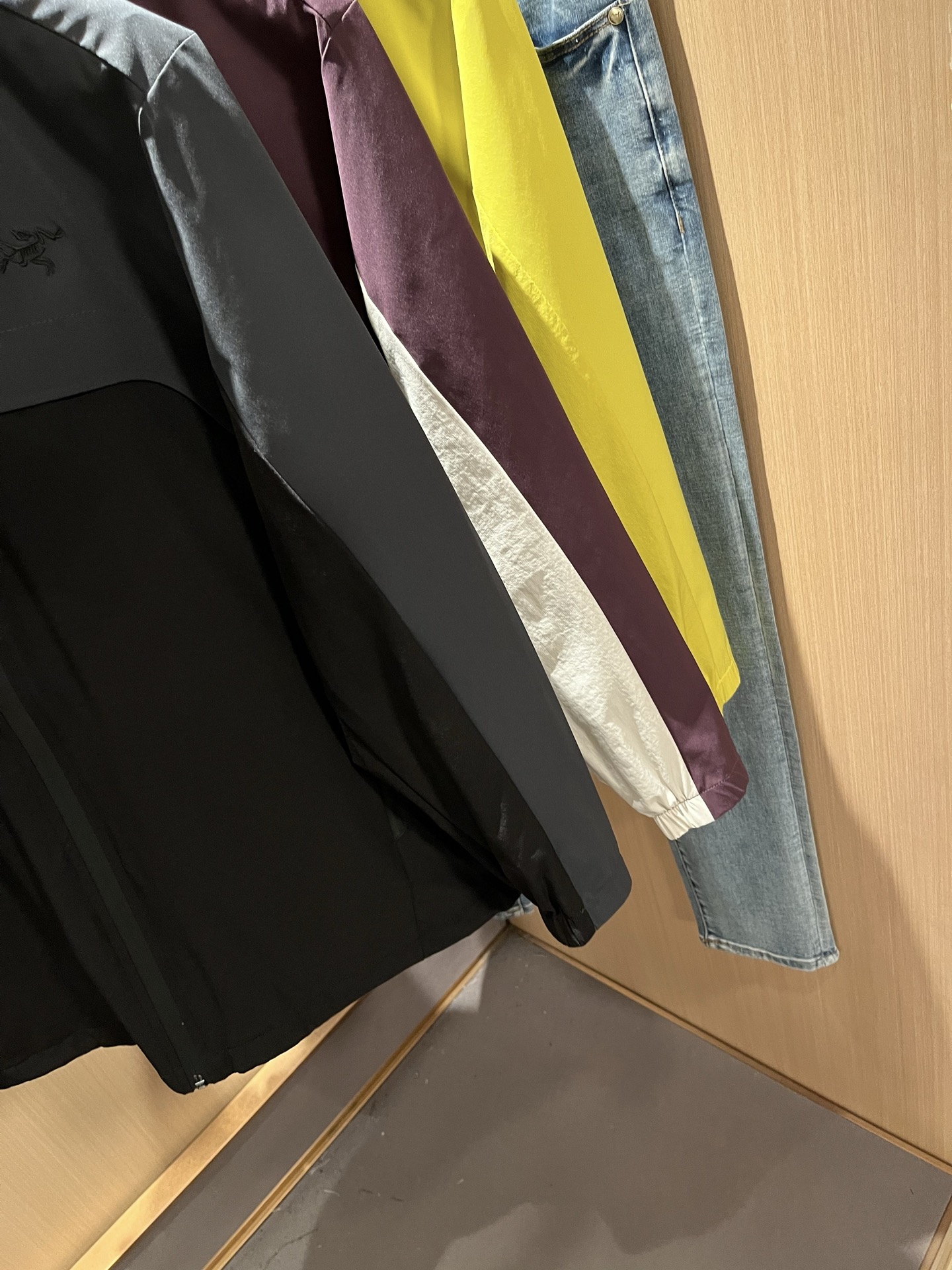 ARCTER*X始*祖鸟 2025秋冬新款男女同款👫夹克外套，户外品牌可能大家第一想到的就是加拿大鹅、始