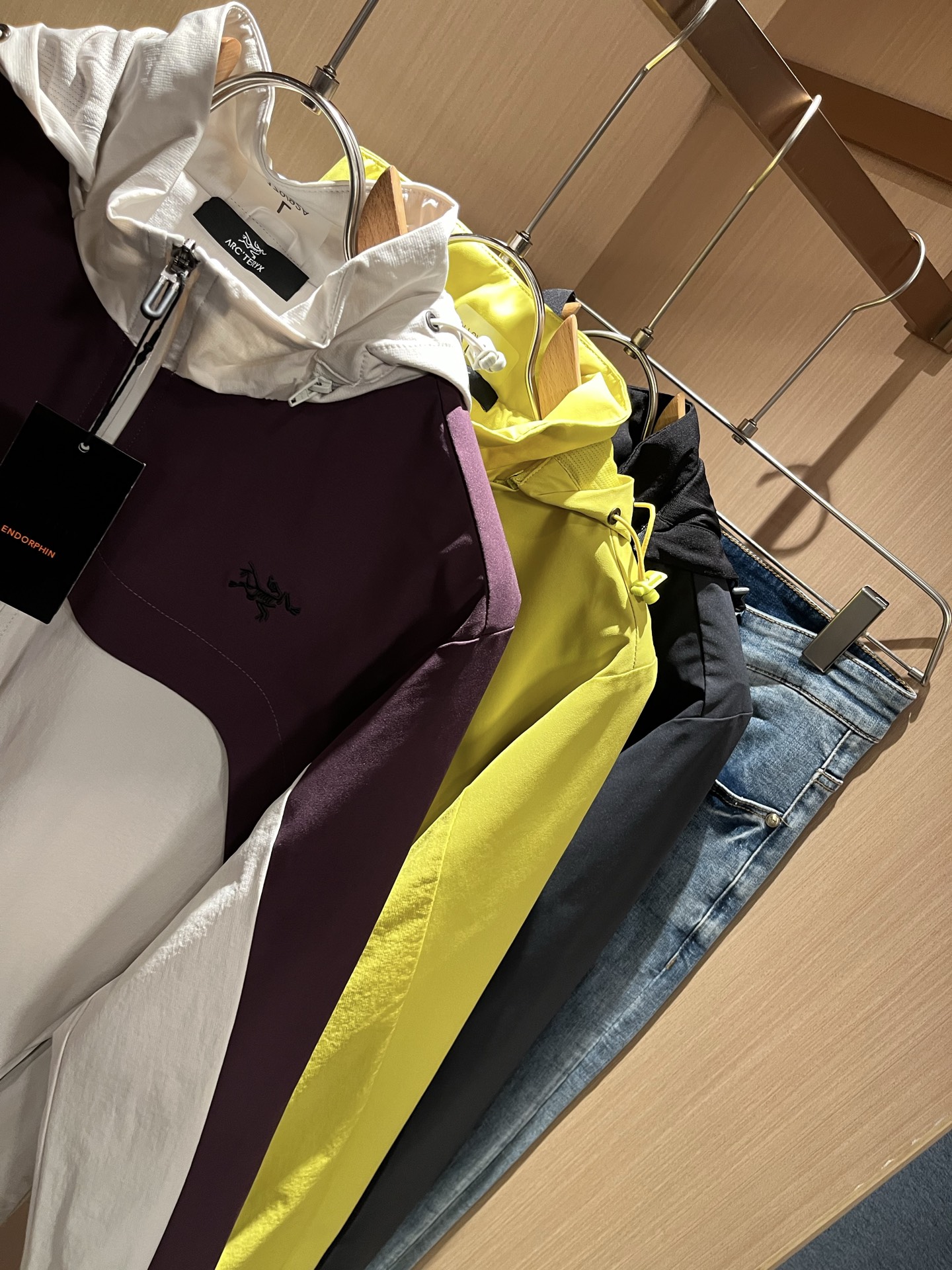 ARCTER*X始*祖鸟 2025秋冬新款男女同款👫夹克外套，户外品牌可能大家第一想到的就是加拿大鹅、始