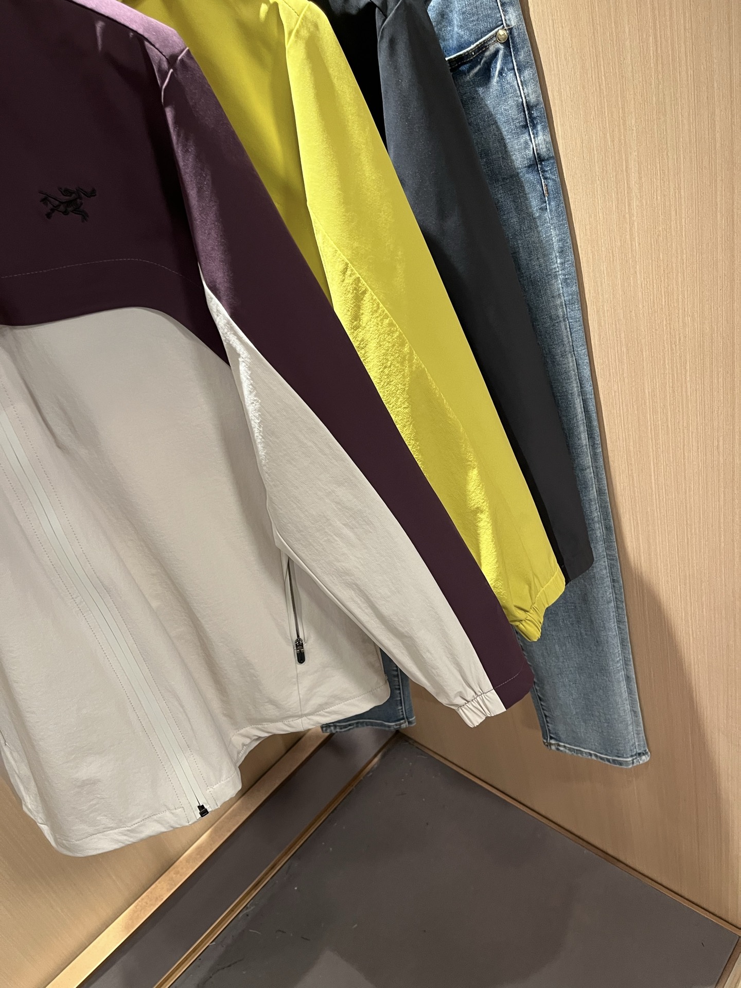 ARCTER*X始*祖鸟 2025秋冬新款男女同款👫夹克外套，户外品牌可能大家第一想到的就是加拿大鹅、始