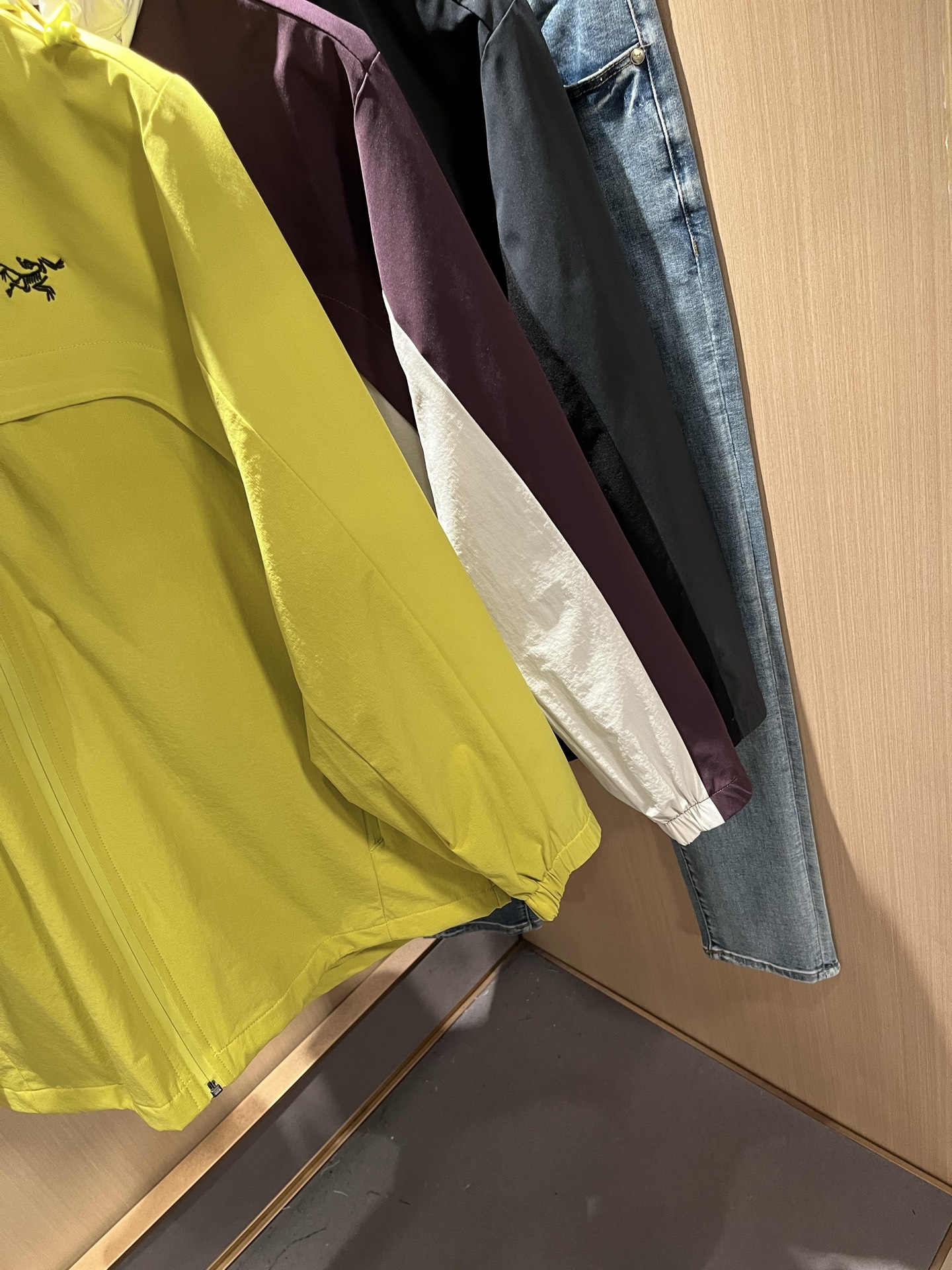 ARCTER*X始*祖鸟 2025秋冬新款男女同款👫夹克外套，户外品牌可能大家第一想到的就是加拿大鹅、始