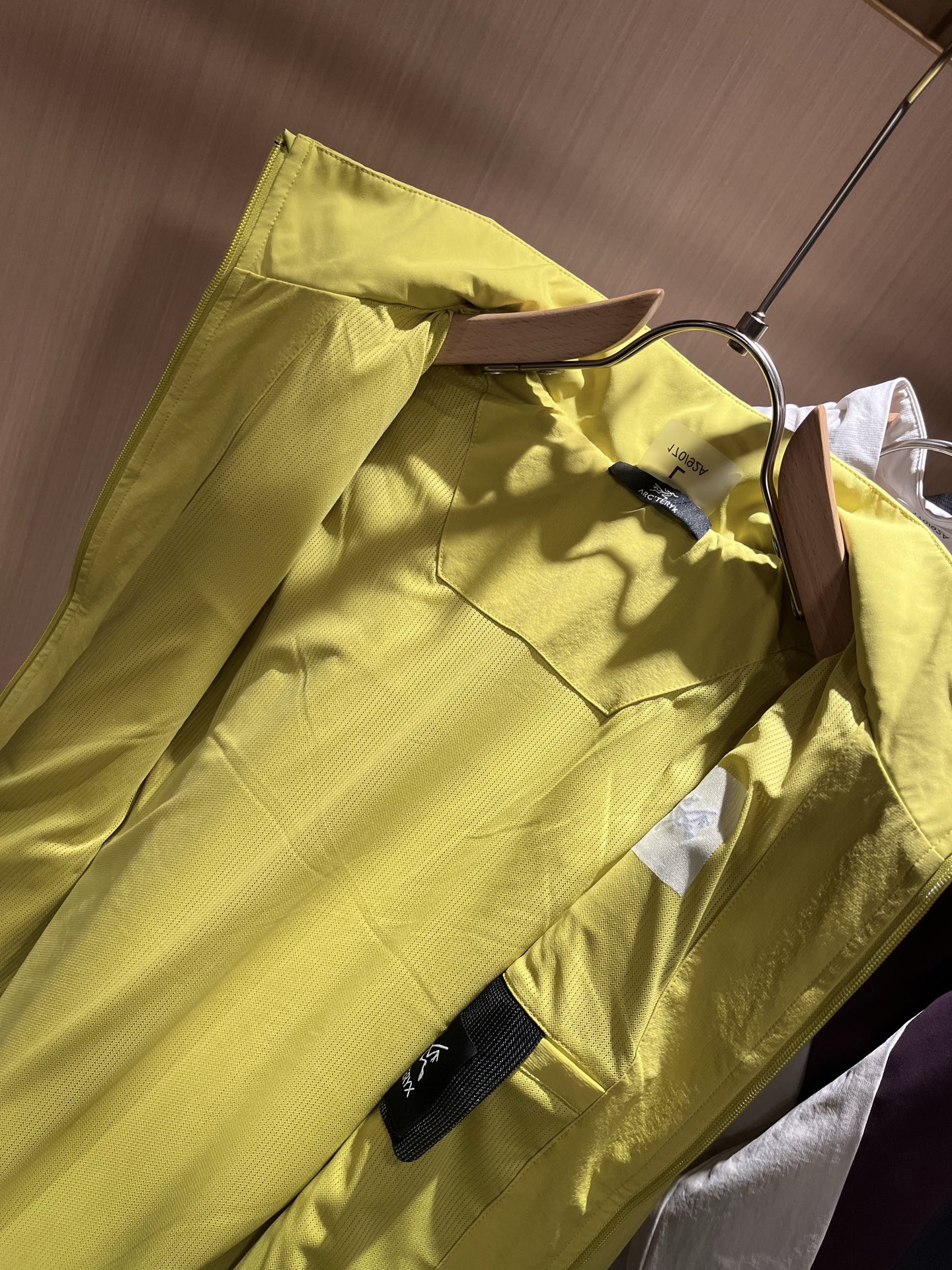 ARCTER*X始*祖鸟 2025秋冬新款男女同款👫夹克外套，户外品牌可能大家第一想到的就是加拿大鹅、始