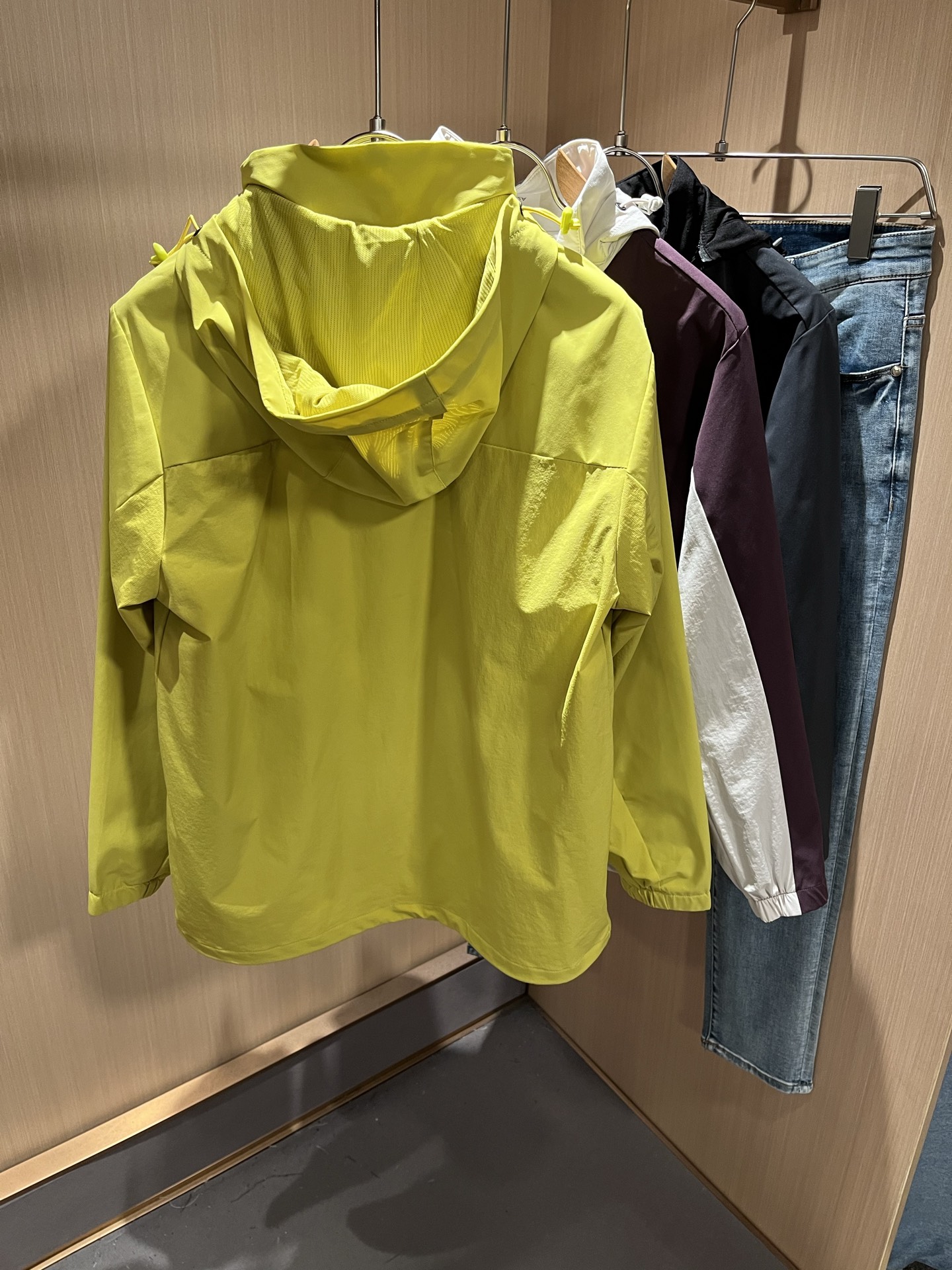 ARCTER*X始*祖鸟 2025秋冬新款男女同款👫夹克外套，户外品牌可能大家第一想到的就是加拿大鹅、始