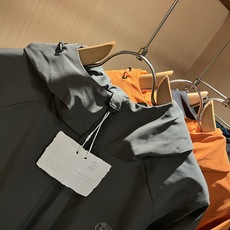 BC-Brunello Cucineli 2025秋冬新款男士夹克外套,众多明星都爱穿的时尚百搭单品!胸 BC-Brunello Cucineli 2025秋冬新款男士夹克外套,众多明星都爱穿的时尚百搭单品!胸