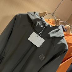 BC-Brunello Cucineli 2025秋冬新款男士夹克外套,众多明星都爱穿的时尚百搭单品!胸 BC-Brunello Cucineli 2025秋冬新款男士夹克外套,众多明星都爱穿的时尚百搭单品!胸