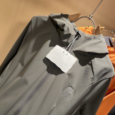 BC-Brunello Cucineli 2025秋冬新款男士夹克外套,众多明星都爱穿的时尚百搭单品!胸 BC-Brunello Cucineli 2025秋冬新款男士夹克外套,众多明星都爱穿的时尚百搭单品!胸