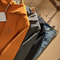 BC-Brunello Cucineli 2025秋冬新款男士夹克外套,众多明星都爱穿的时尚百搭单品!胸 BC-Brunello Cucineli 2025秋冬新款男士夹克外套,众多明星都爱穿的时尚百搭单品!胸