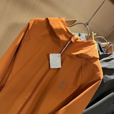 BC-Brunello Cucineli 2025秋冬新款男士夹克外套,众多明星都爱穿的时尚百搭单品!胸 BC-Brunello Cucineli 2025秋冬新款男士夹克外套,众多明星都爱穿的时尚百搭单品!胸