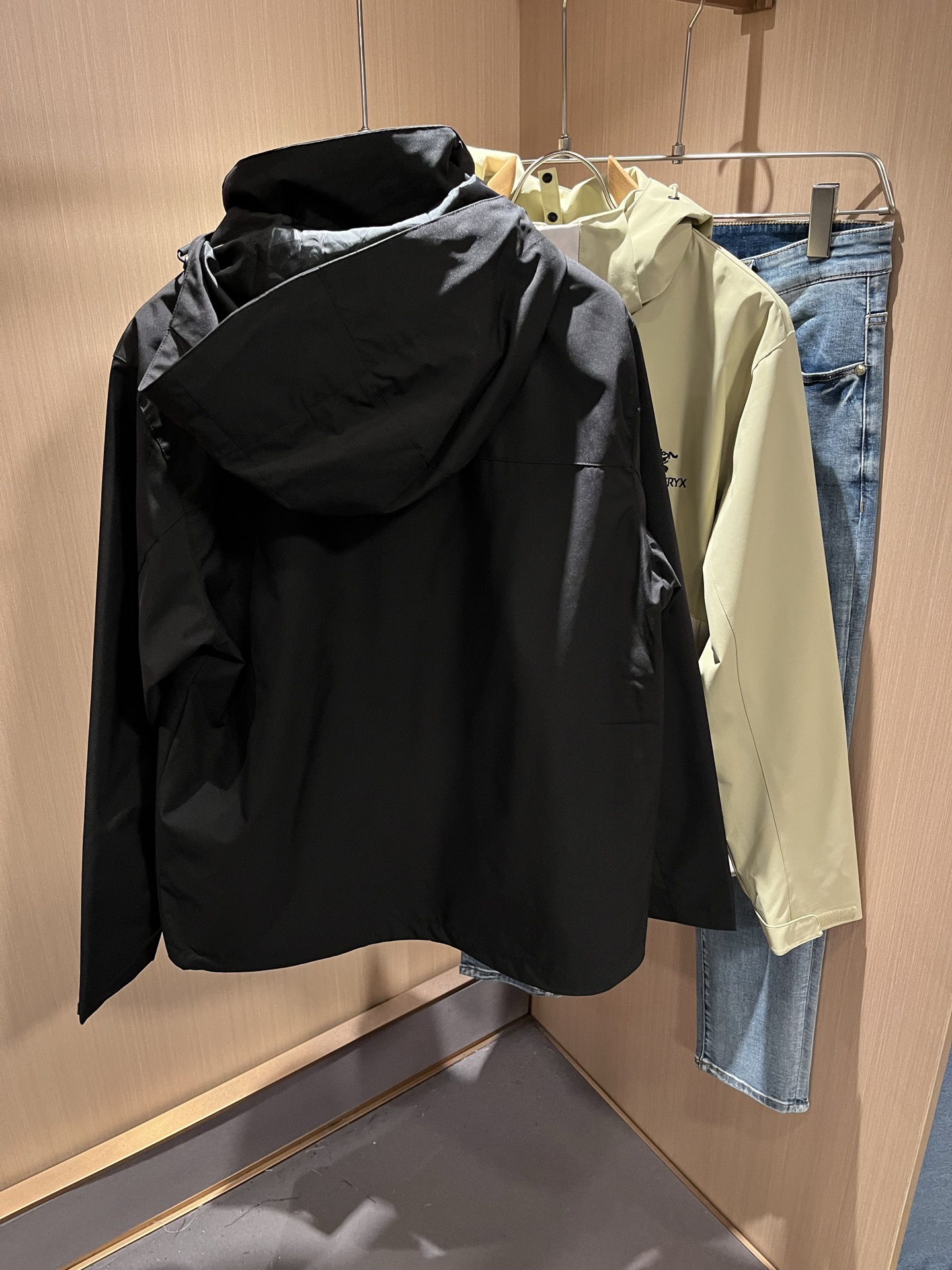 ARCTER*X始*祖鸟 2025秋冬新款男女同款👫夹克外套，户外品牌可能大家第一想到的就是加拿大鹅、始