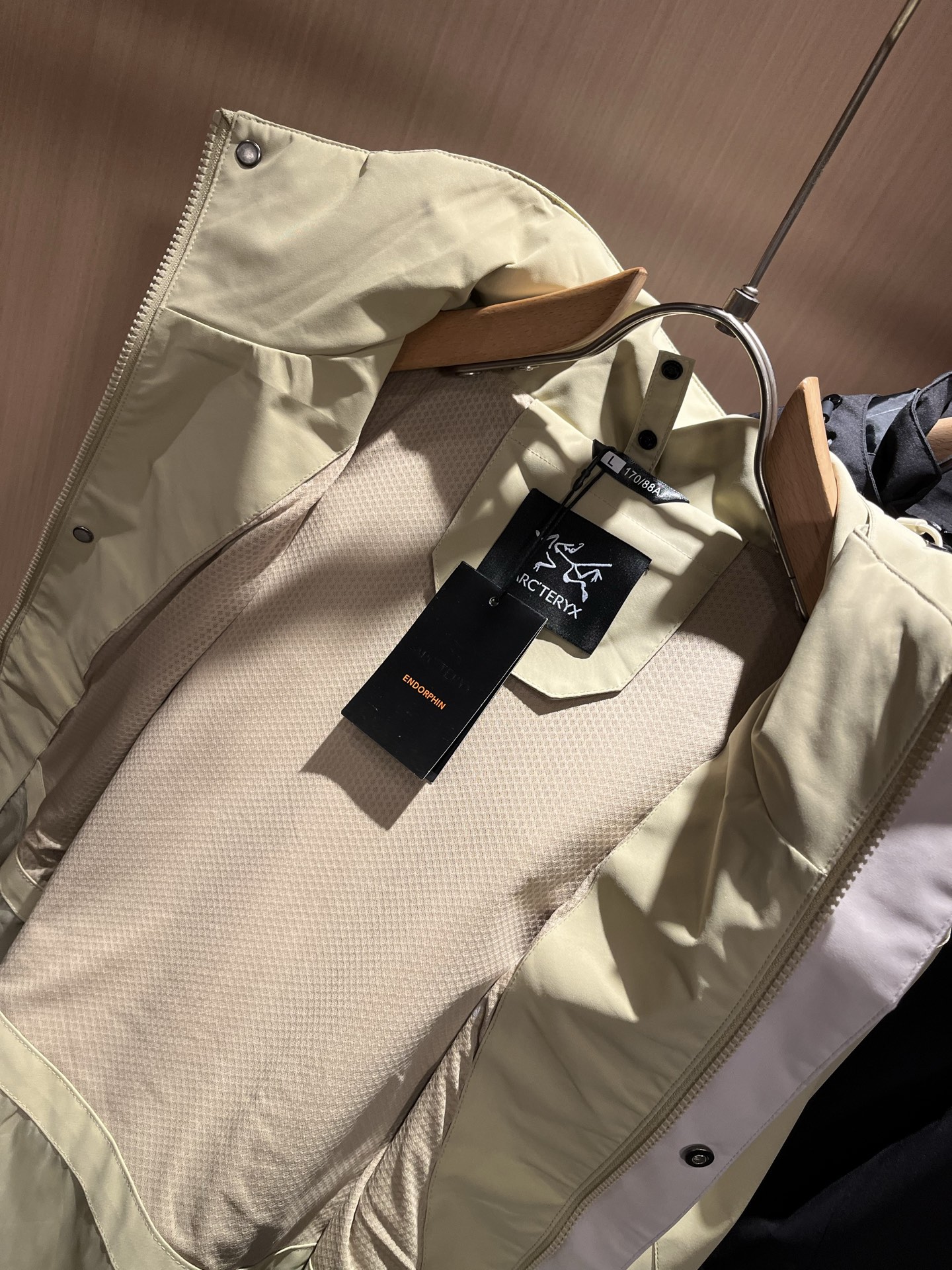 ARCTER*X始*祖鸟 2025秋冬新款男女同款👫夹克外套，户外品牌可能大家第一想到的就是加拿大鹅、始