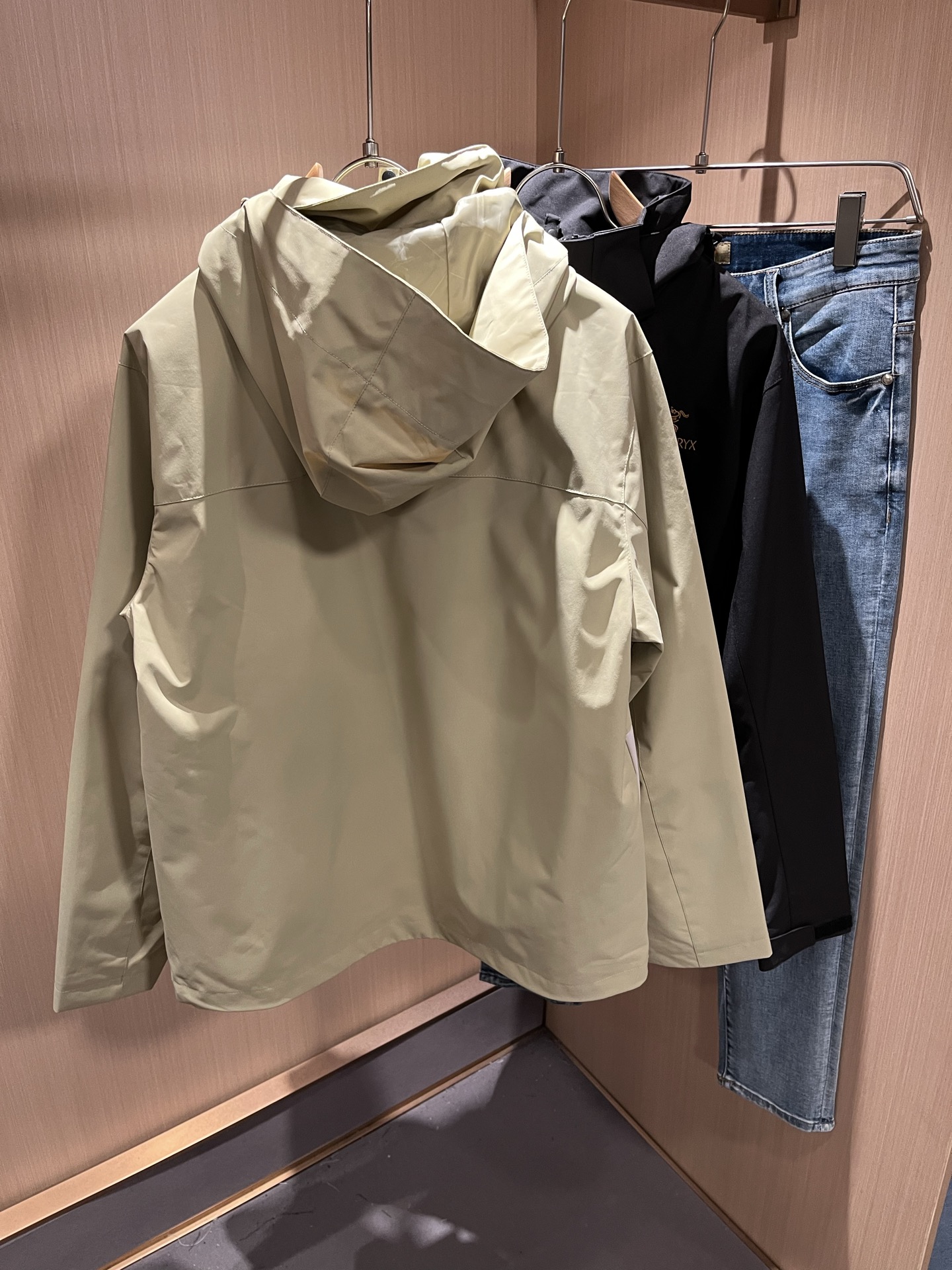 ARCTER*X始*祖鸟 2025秋冬新款男女同款👫夹克外套，户外品牌可能大家第一想到的就是加拿大鹅、始