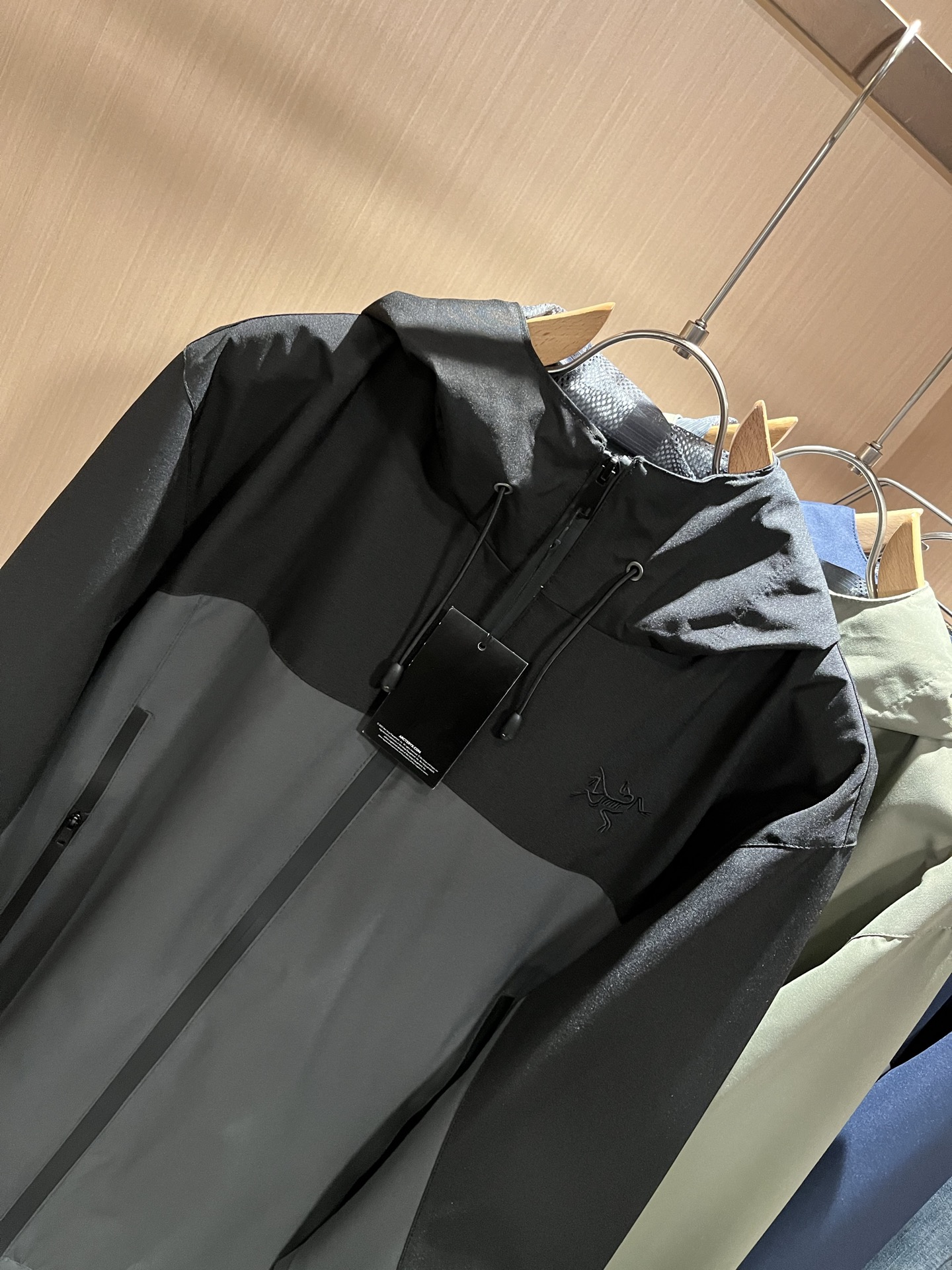 ARCTER*X始*祖鸟 2025秋冬新款男女同款👫夹克外套，户外品牌可能大家第一想到的就是加拿大鹅、始