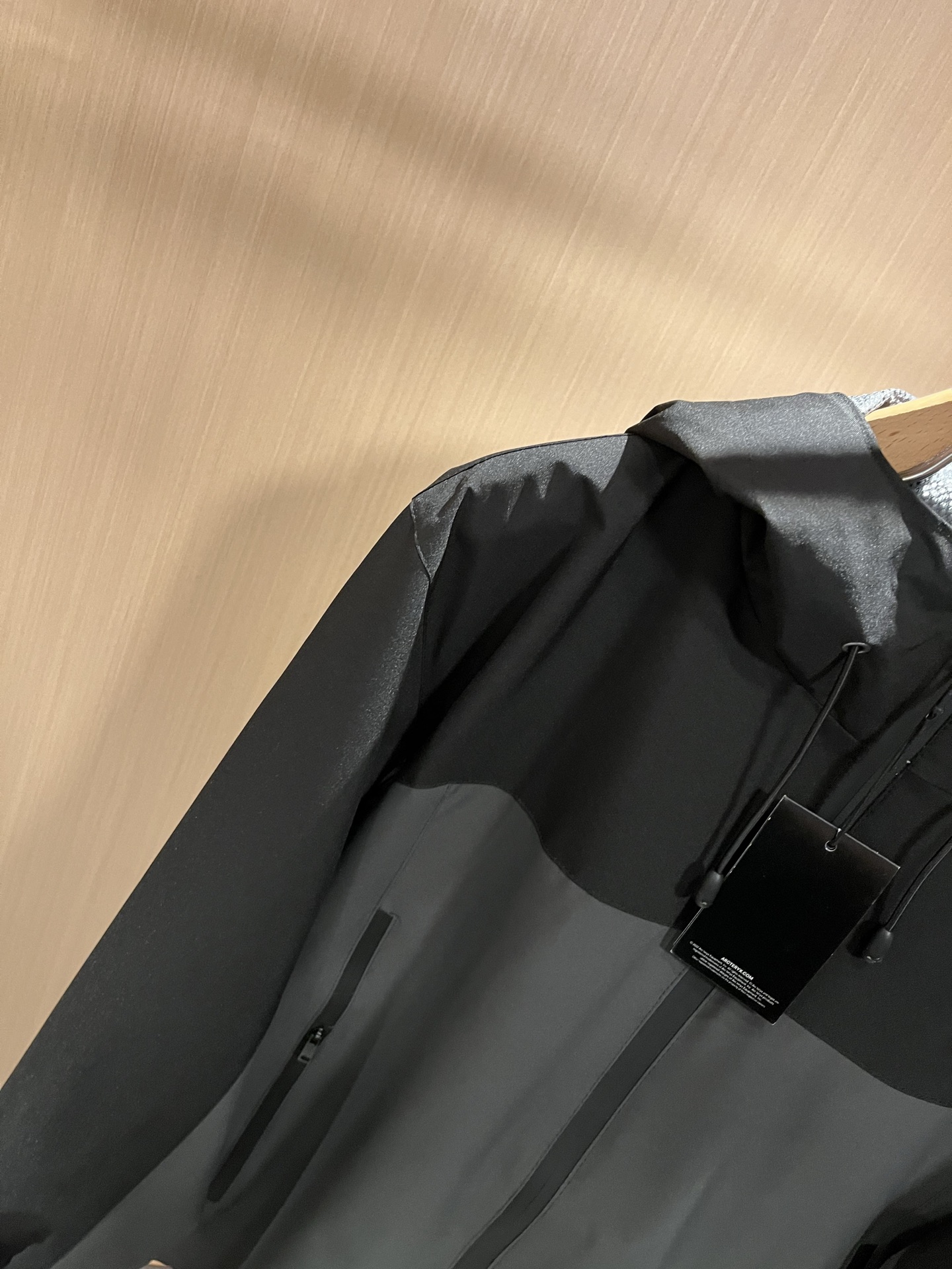 ARCTER*X始*祖鸟 2025秋冬新款男女同款👫夹克外套，户外品牌可能大家第一想到的就是加拿大鹅、始