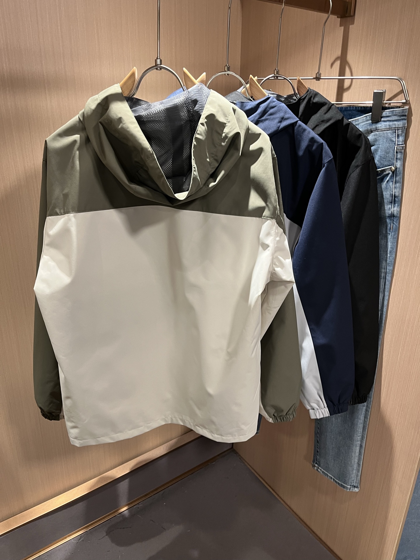 ARCTER*X始*祖鸟 2025秋冬新款男女同款👫夹克外套，户外品牌可能大家第一想到的就是加拿大鹅、始