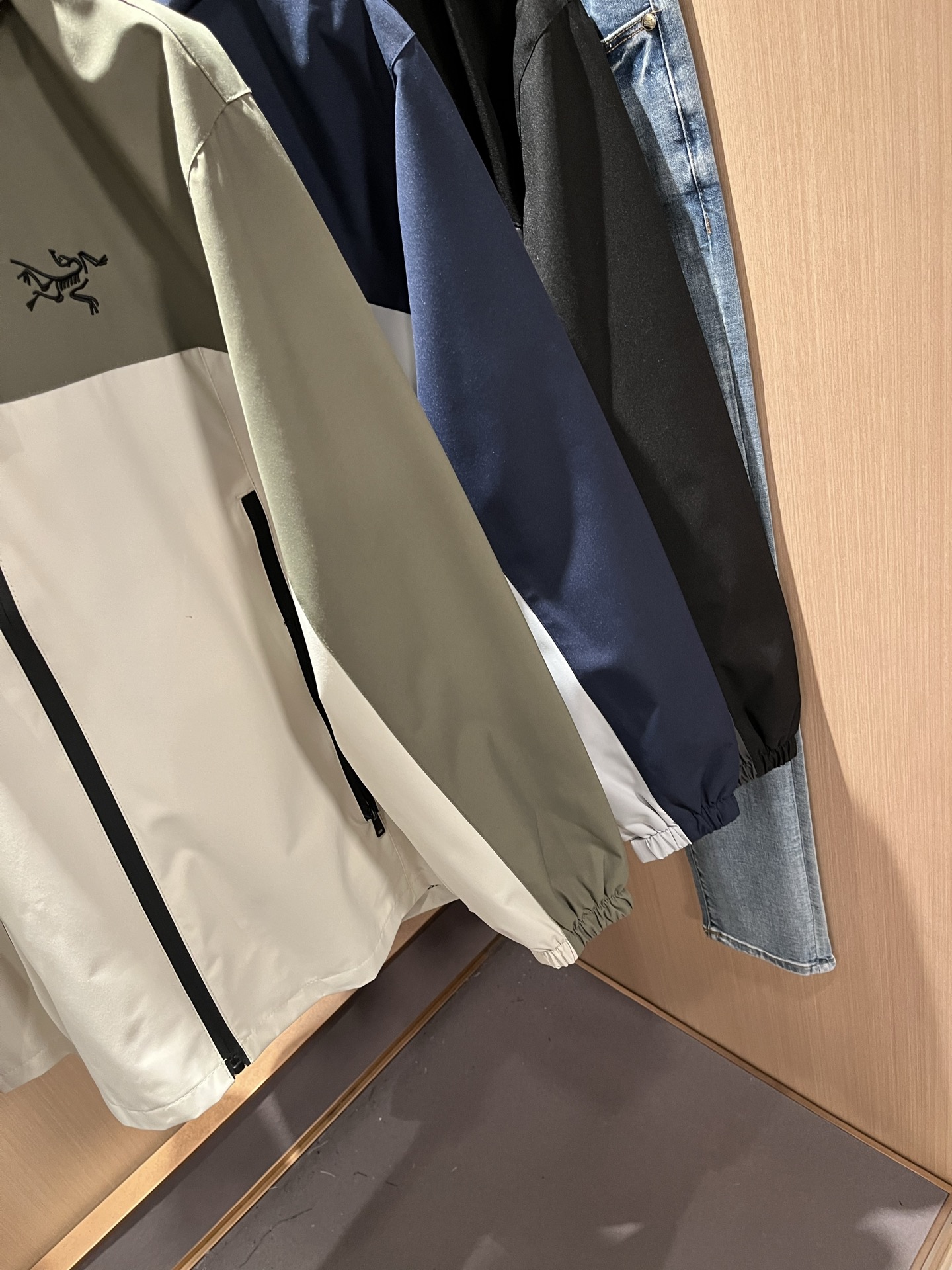 ARCTER*X始*祖鸟 2025秋冬新款男女同款👫夹克外套，户外品牌可能大家第一想到的就是加拿大鹅、始