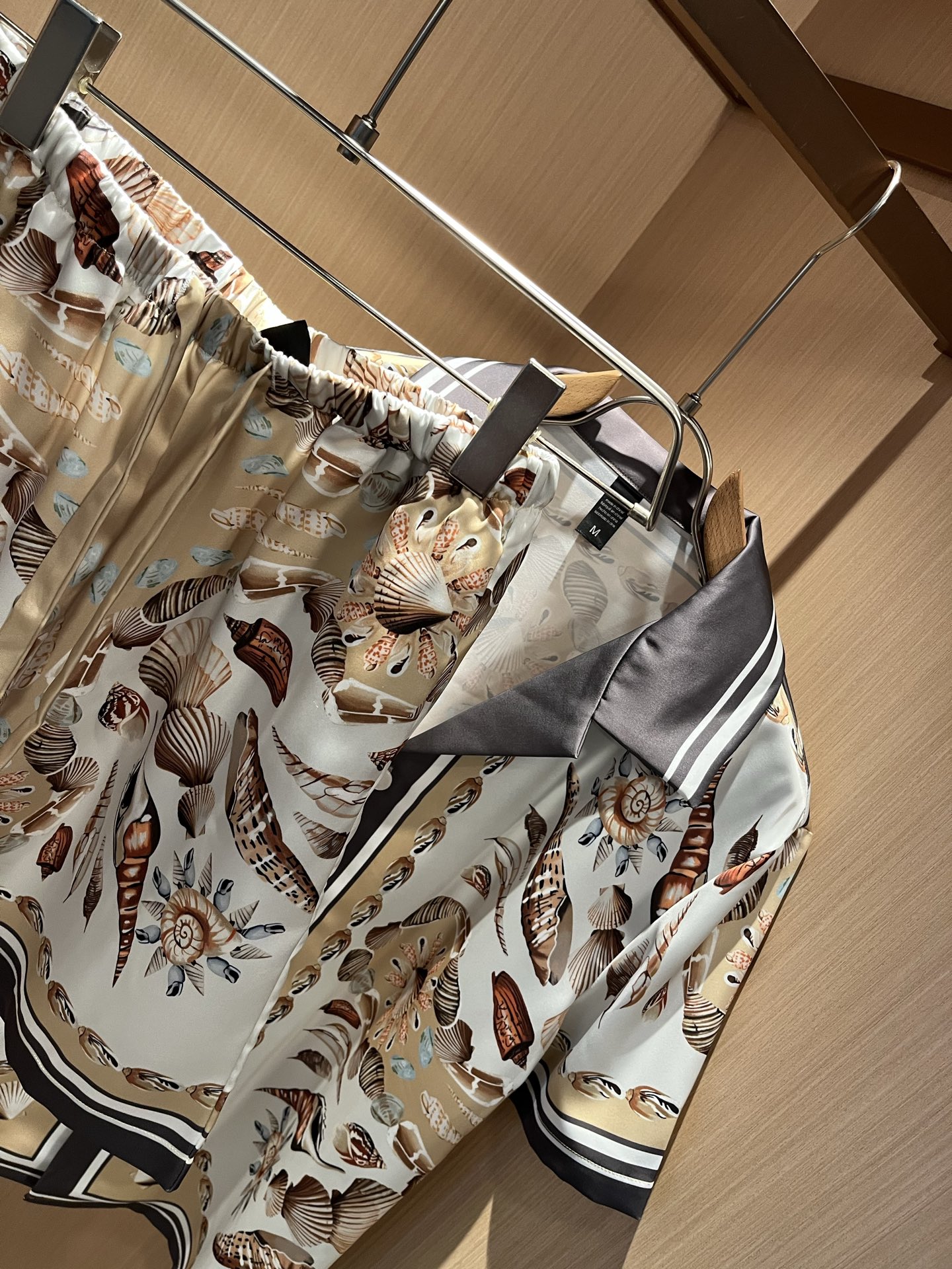 Louis Vuit*on 路易家族 2025春夏新款轻奢休闲套装，男女同款👫睡衣套装！路易家族的新高端