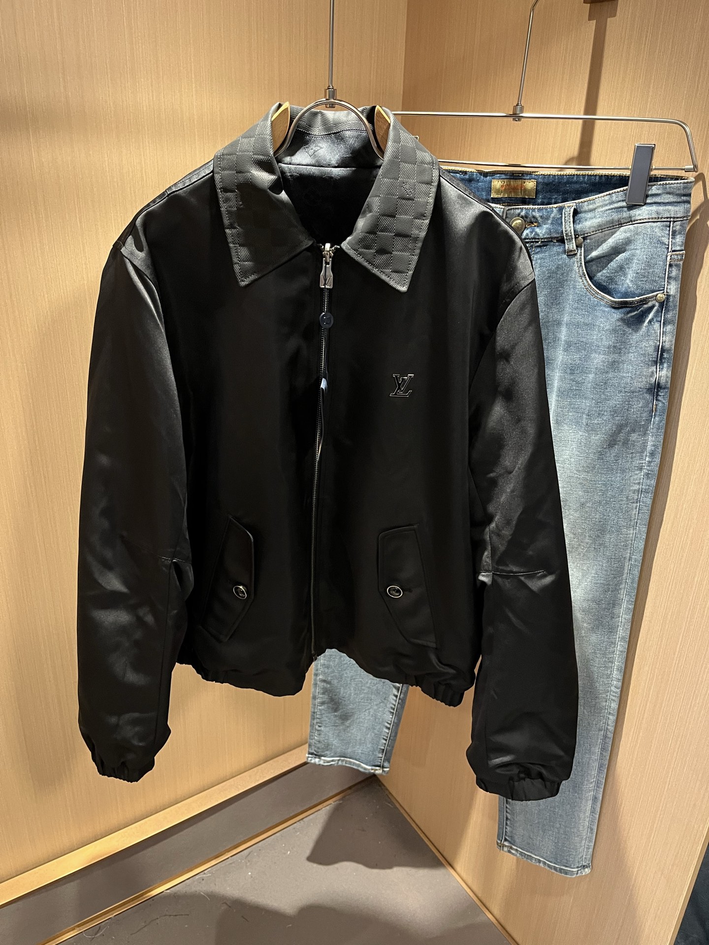LouisVuitt*路易*登 ⚠️双面夹克！2025秋冬新品最新款夹克外套，立体老花图案装夹克外套！贸