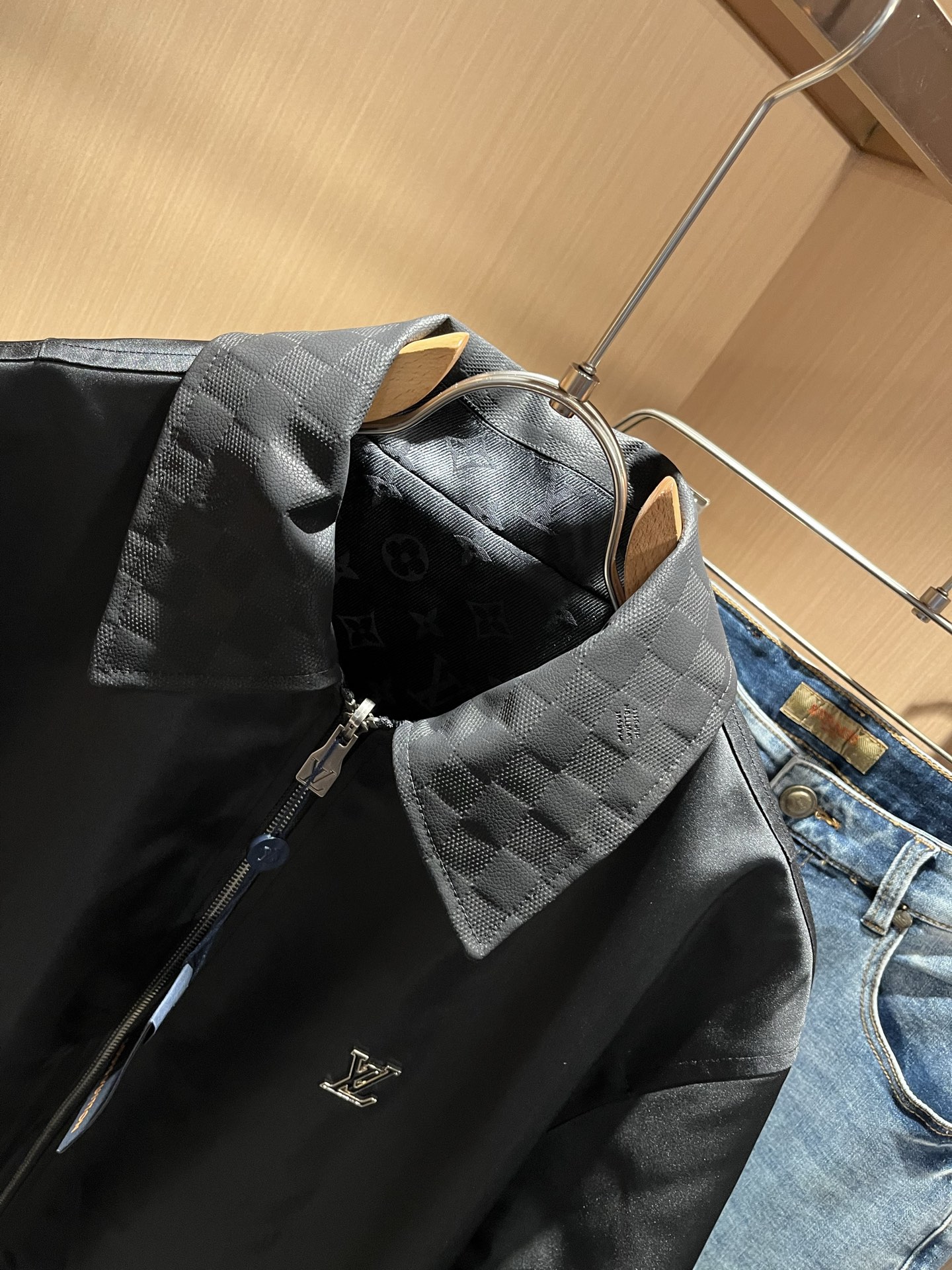 LouisVuitt*路易*登 ⚠️双面夹克！2025秋冬新品最新款夹克外套，立体老花图案装夹克外套！贸
