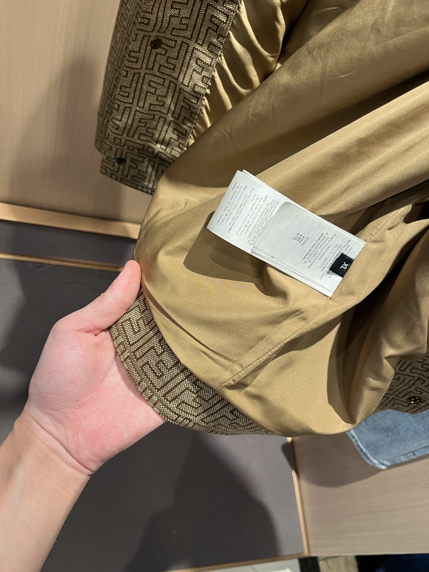 FEN*I 芬*迪 2025秋冬新款夹克外套，意大利原厂订单，FD家族人气单品，代表性十足，规格感十足的