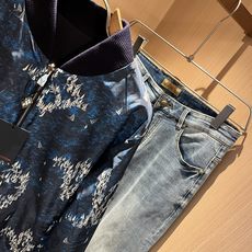 LouisVuitt*路易*登 ⚠️双面夹克!2025秋冬新品最新款夹克外套,立体老花图案装夹克外套! LouisVuitt*路易*登 ⚠️双面夹克!2025秋冬新品最新款夹克外套,立体老花图案装夹克外套!